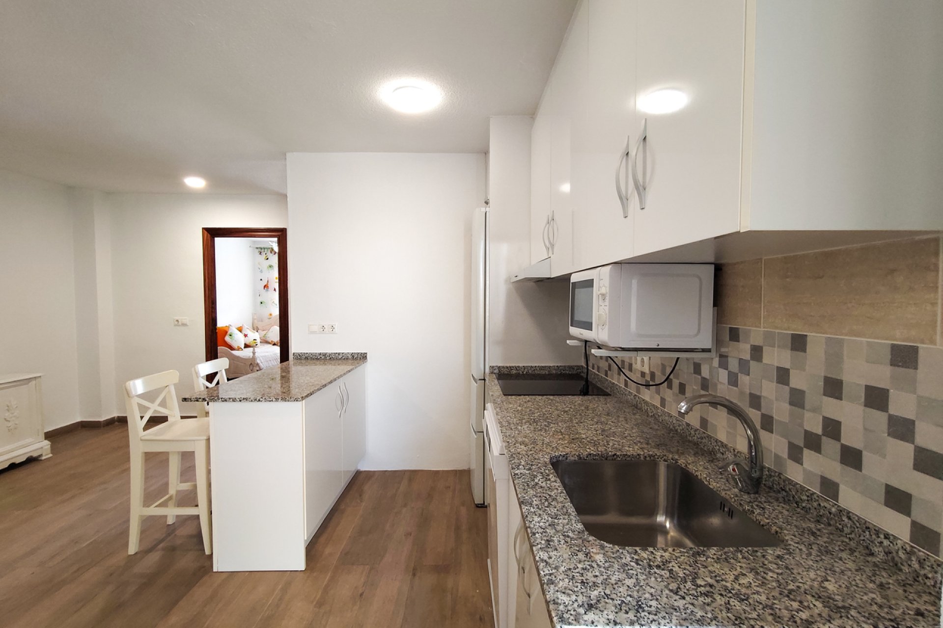 Resale - Apartment / Flat * - Benijofar *