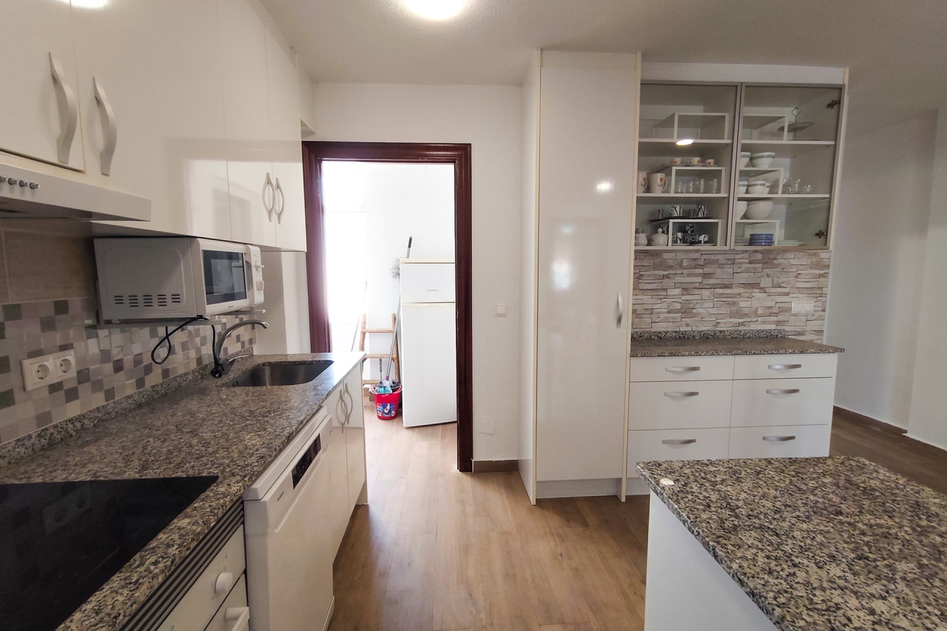 Resale - Apartment / Flat * - Benijofar *