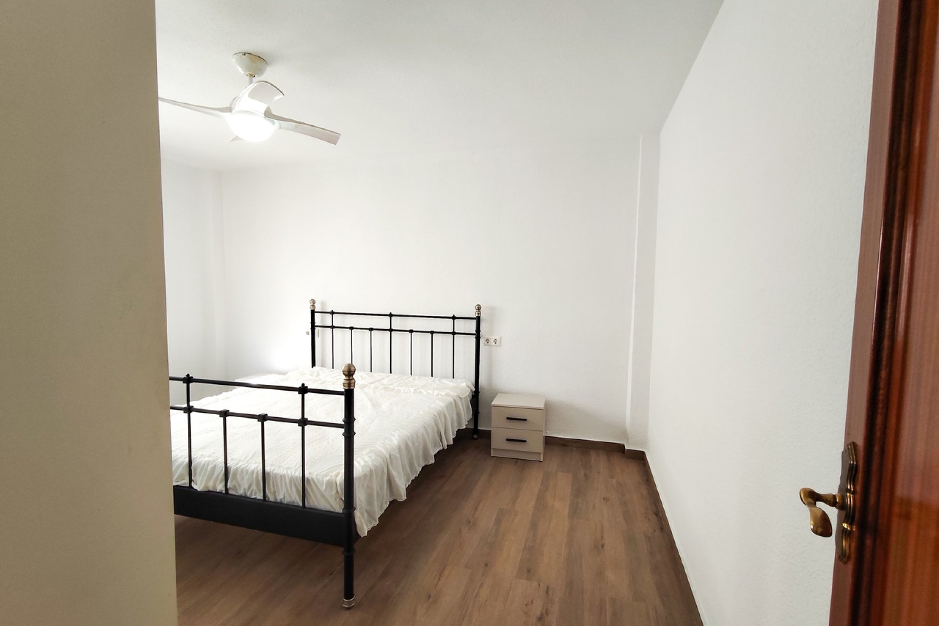 Resale - Apartment / Flat * - Benijofar *