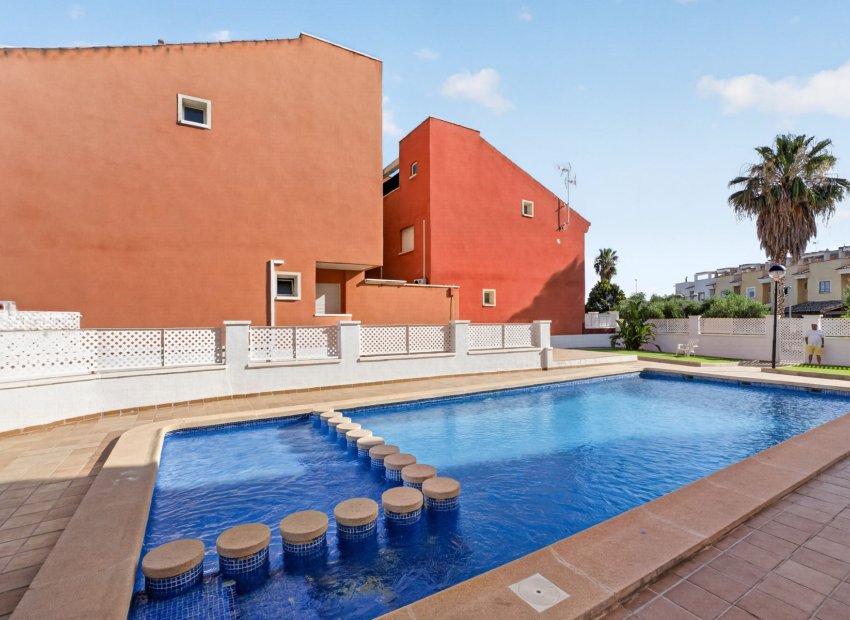 Resale - Apartment / Flat * - Bigastro *
