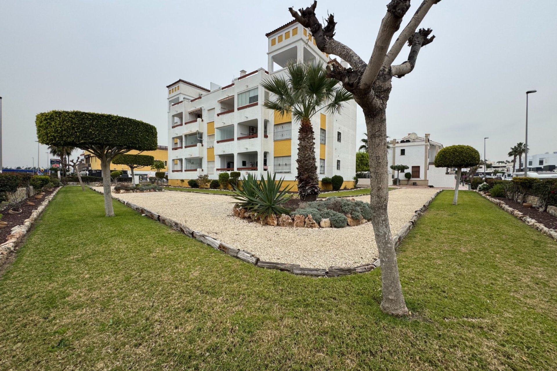 Resale - Apartment / Flat * - Campoamor *