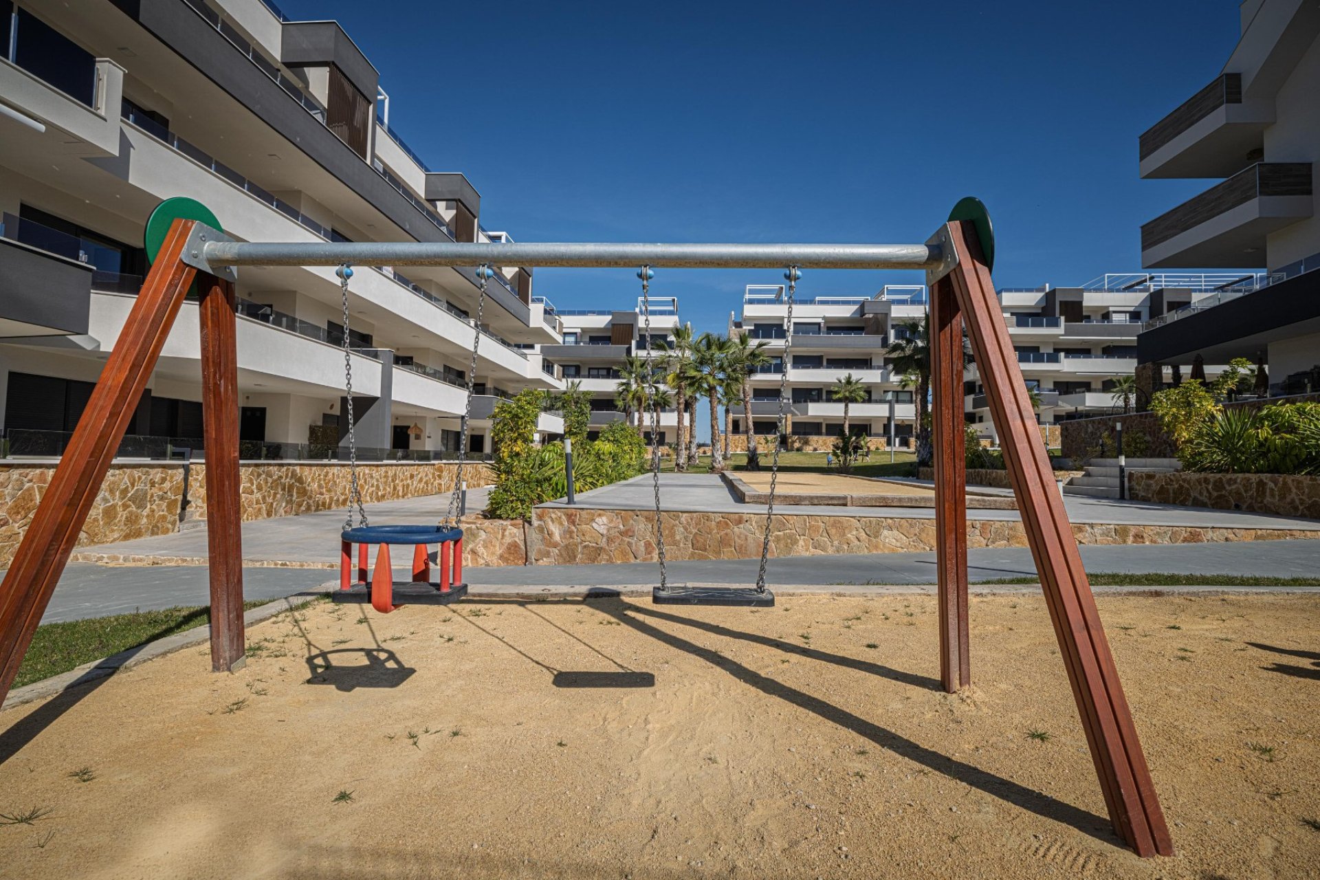 Resale - Apartment / Flat * - Costa Blanca - Orihuela Costa