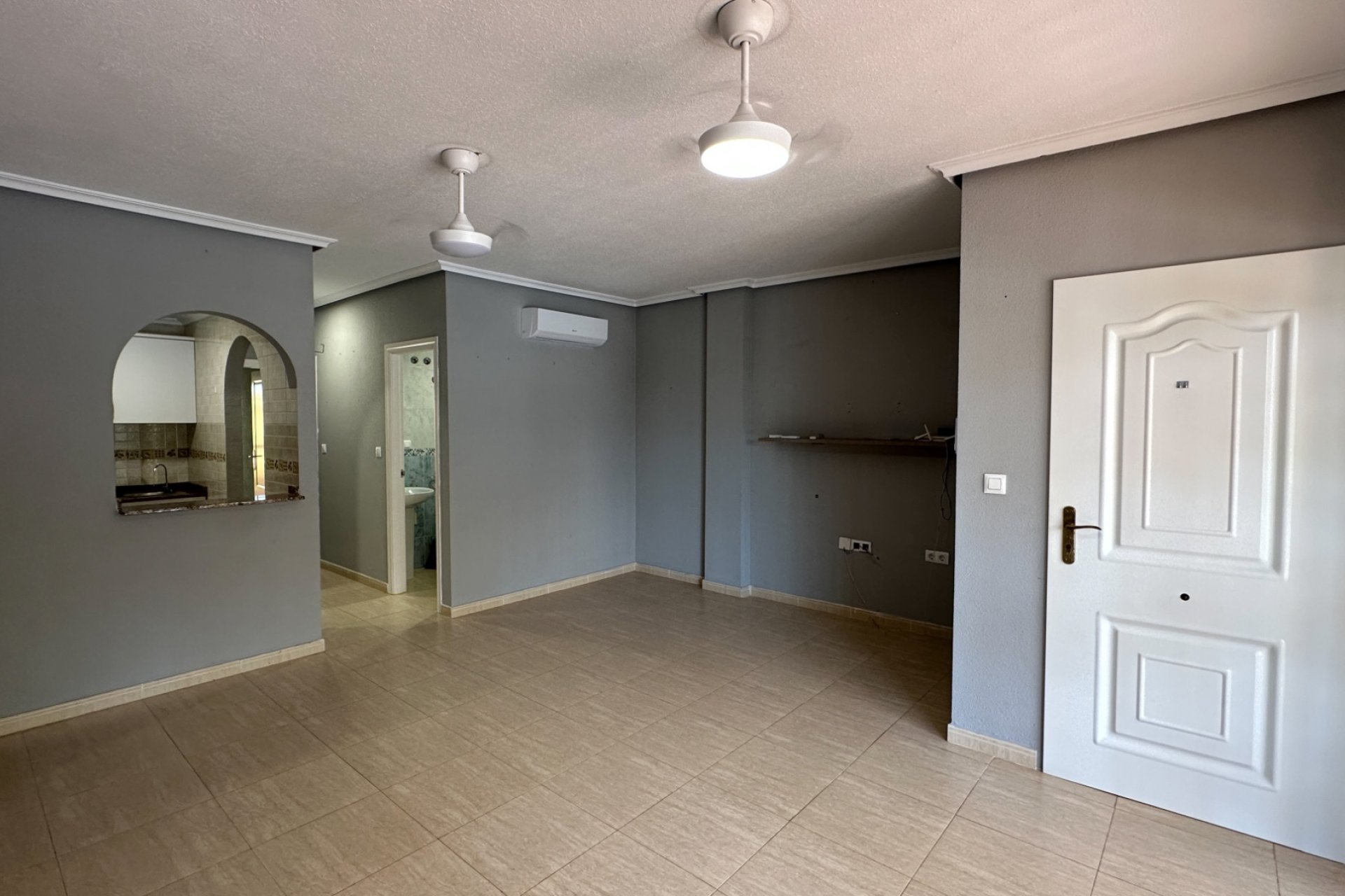 Resale - Apartment / Flat * - Daya Nueva * - Costa Blanca Sur