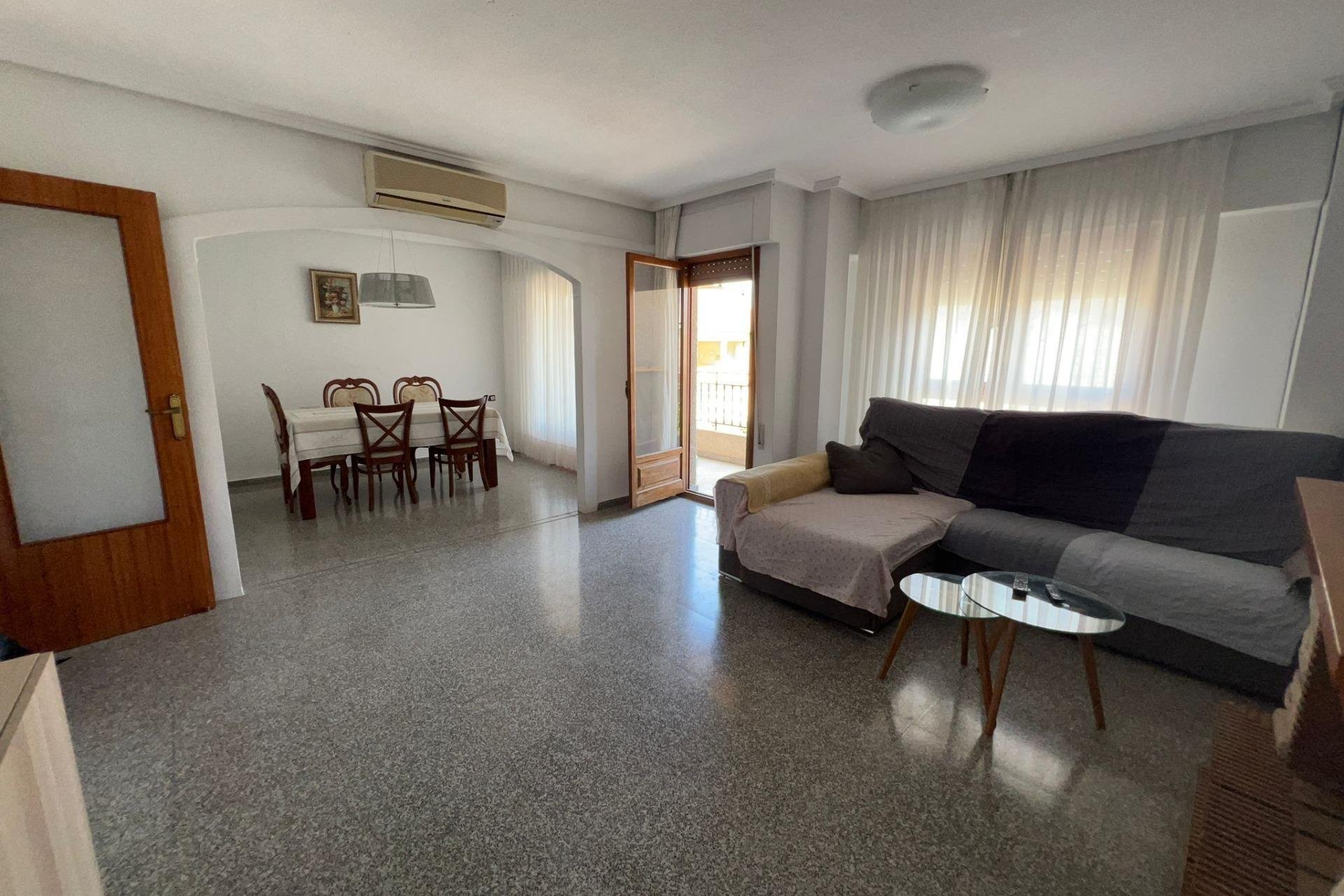 Resale - Apartment / flat - Dolores - Center