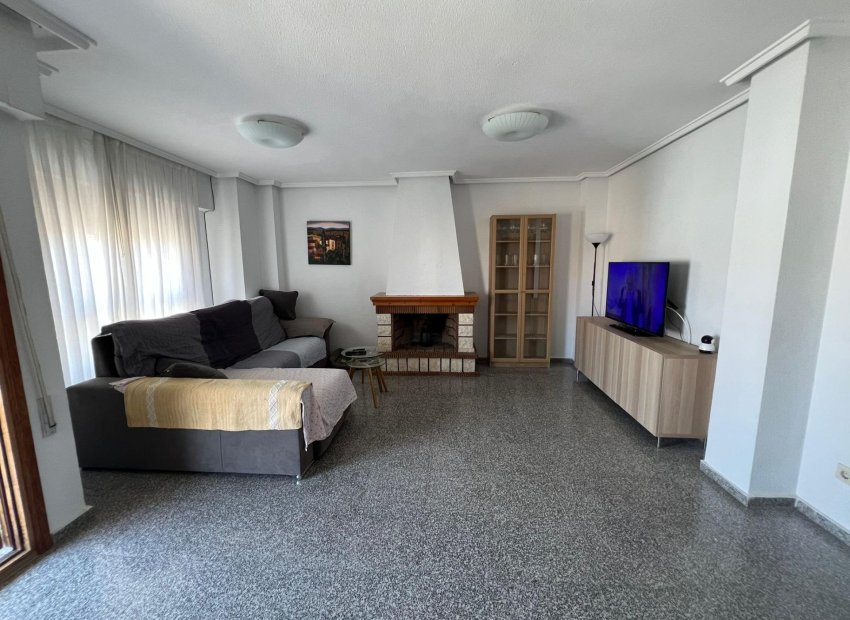 Resale - Apartment / flat - Dolores - Center