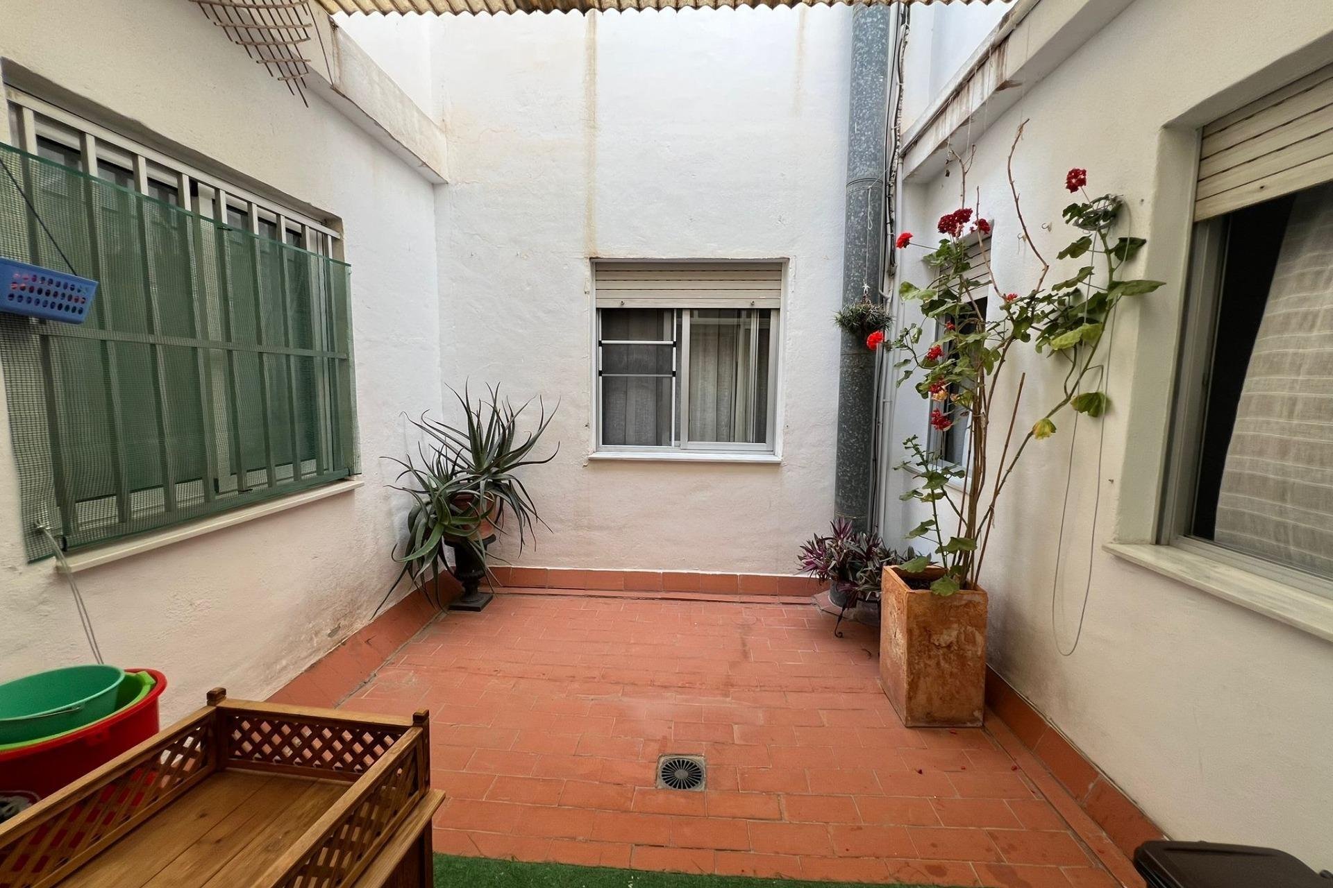 Resale - Apartment / flat - Dolores - Center