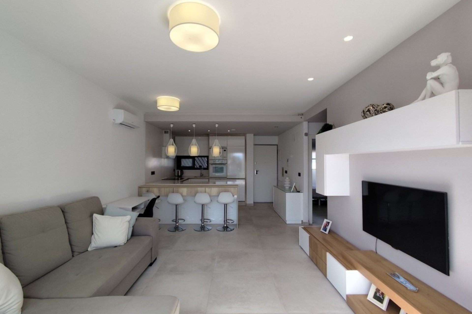 Resale - Apartment / Flat * - El Raso *