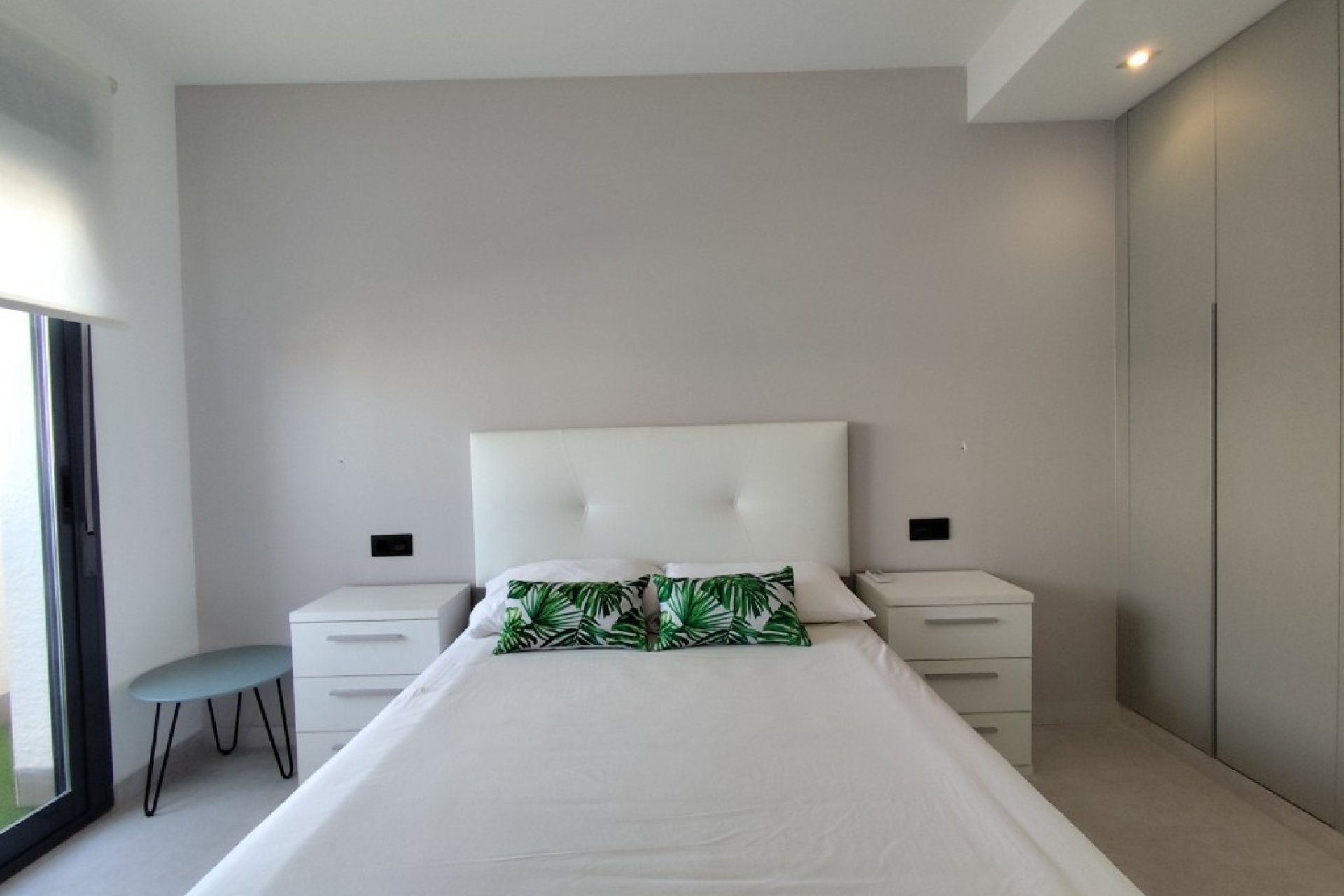 Resale - Apartment / Flat * - El Raso *