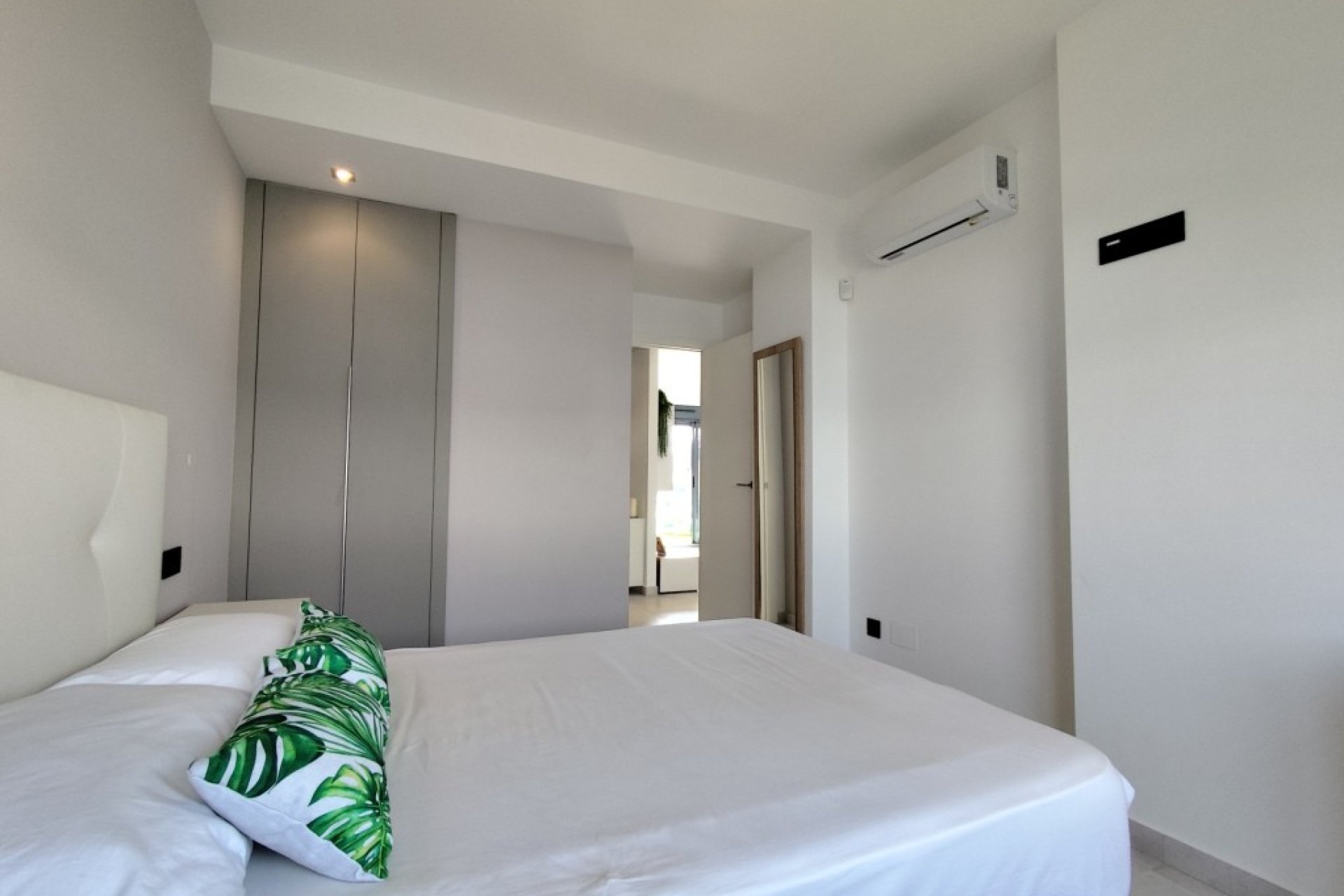 Resale - Apartment / Flat * - El Raso *
