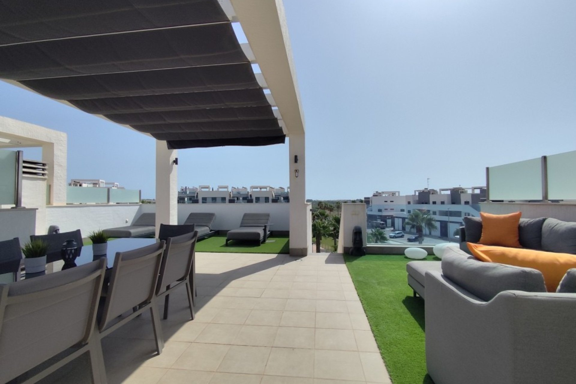 Resale - Apartment / Flat * - El Raso *
