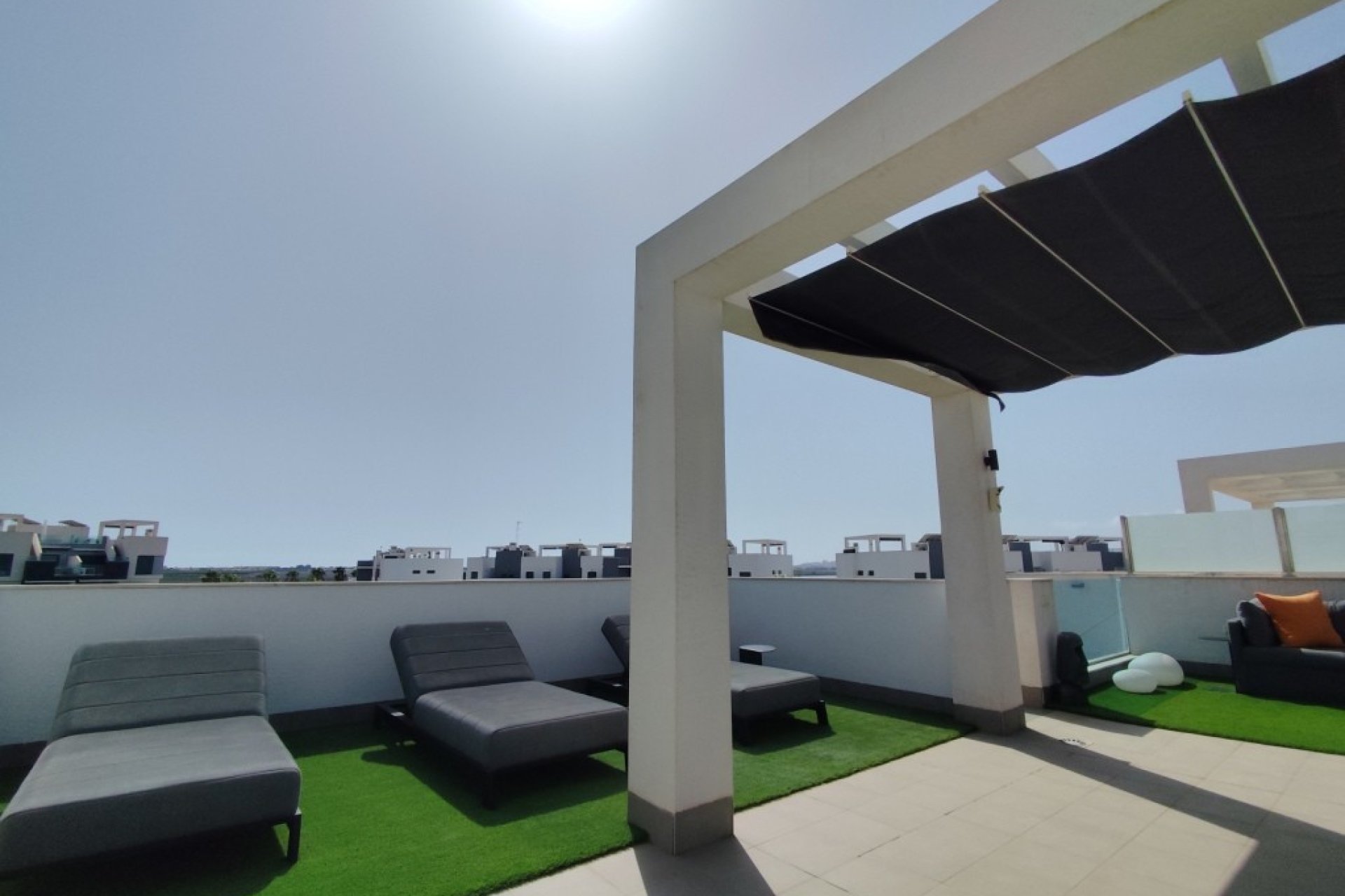 Resale - Apartment / Flat * - El Raso *