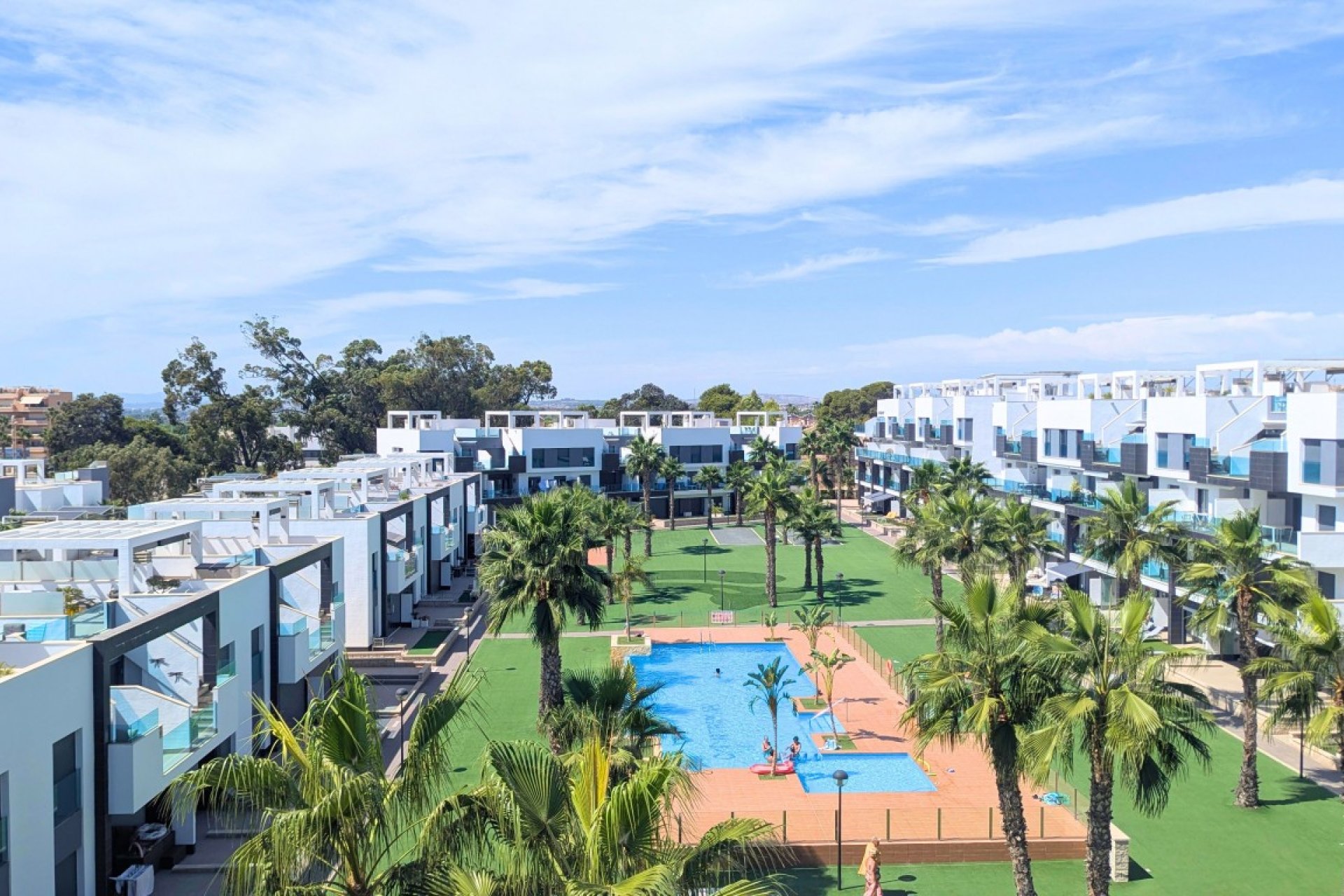 Resale - Apartment / Flat * - El Raso *