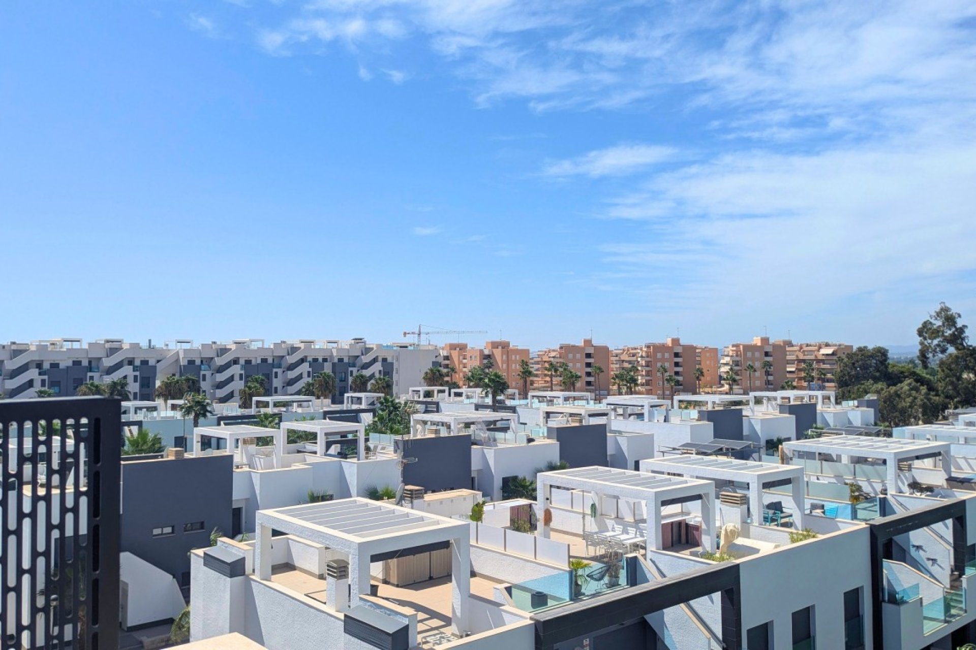Resale - Apartment / Flat * - El Raso *