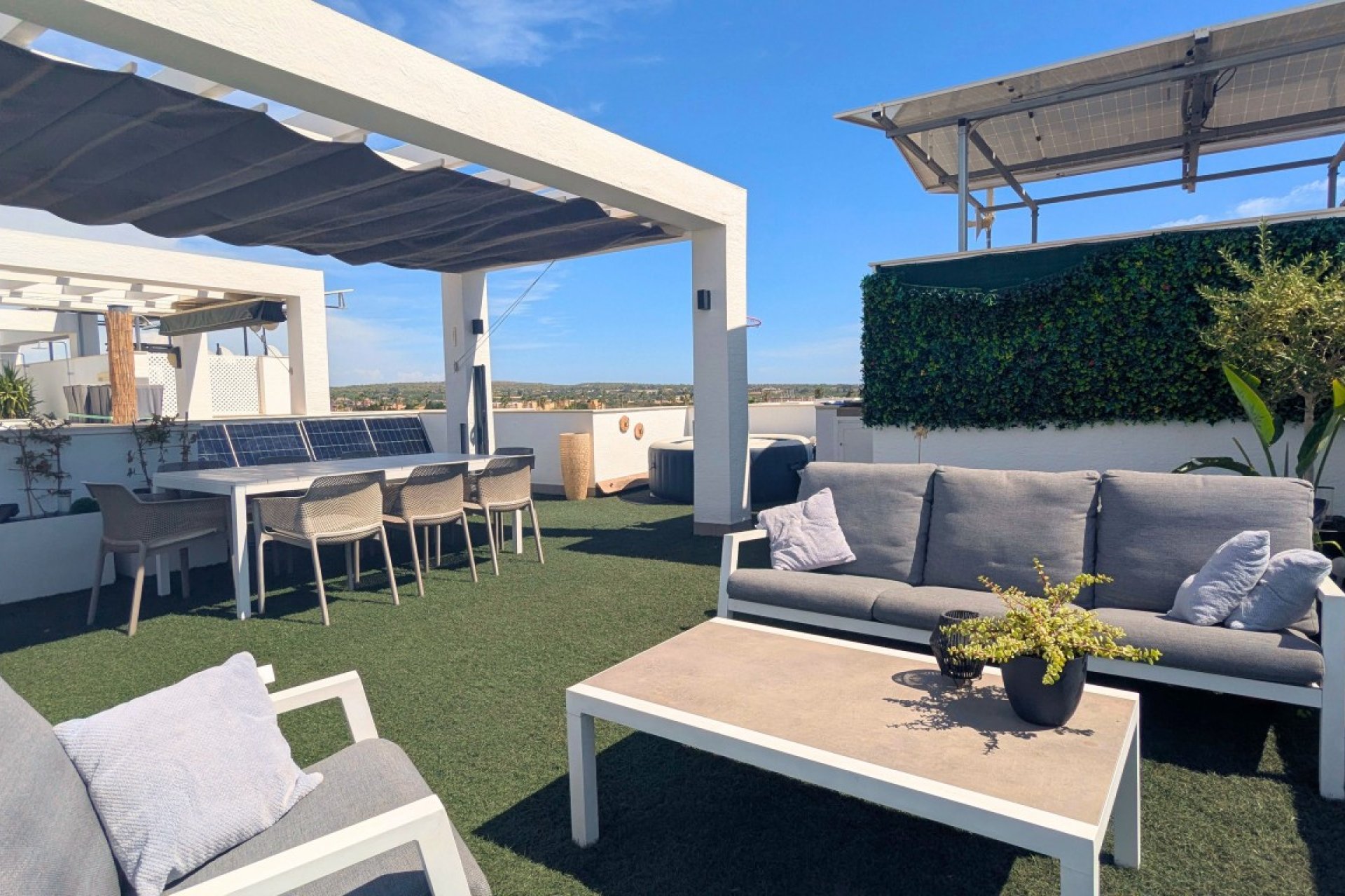 Resale - Apartment / Flat * - El Raso *