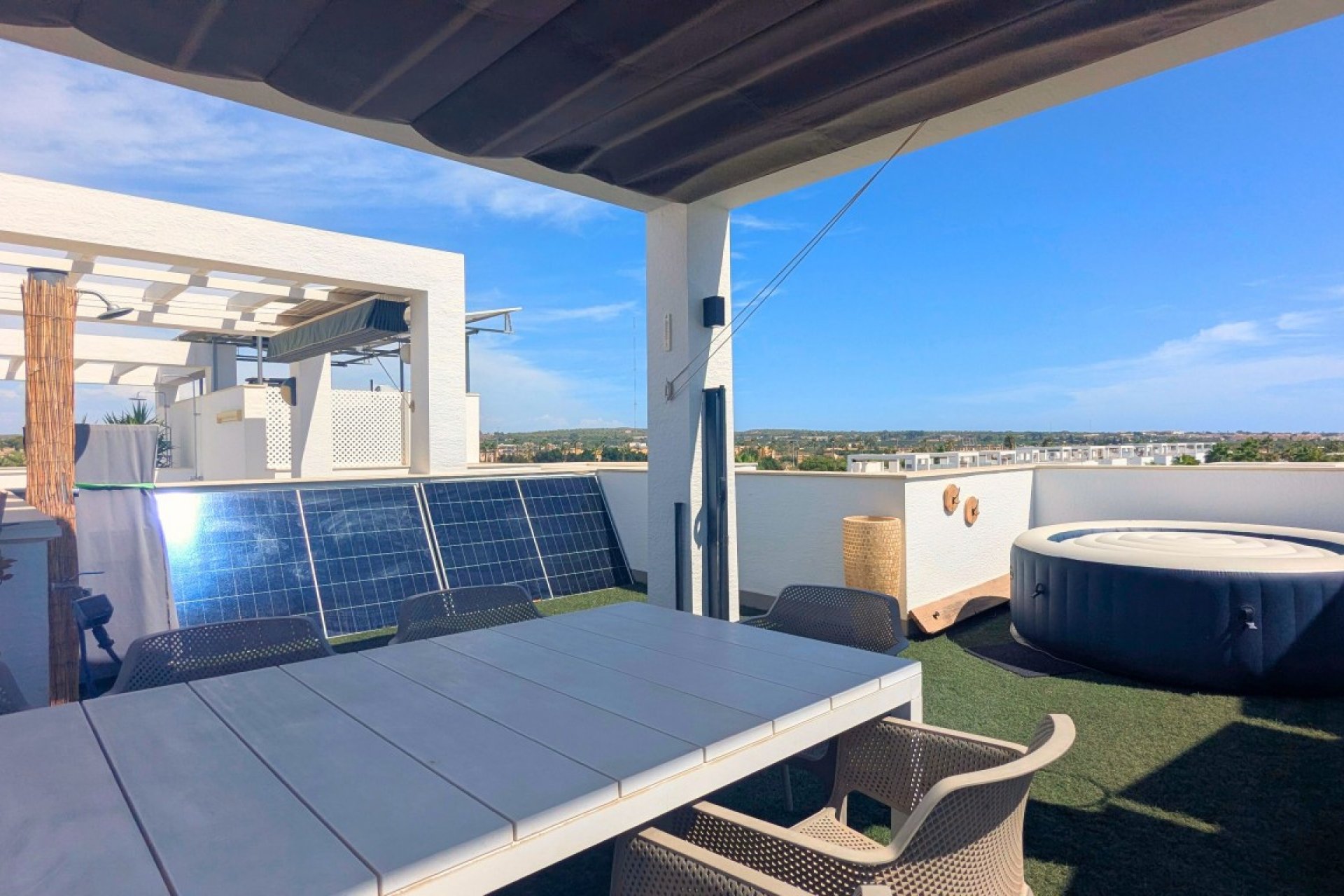 Resale - Apartment / Flat * - El Raso *
