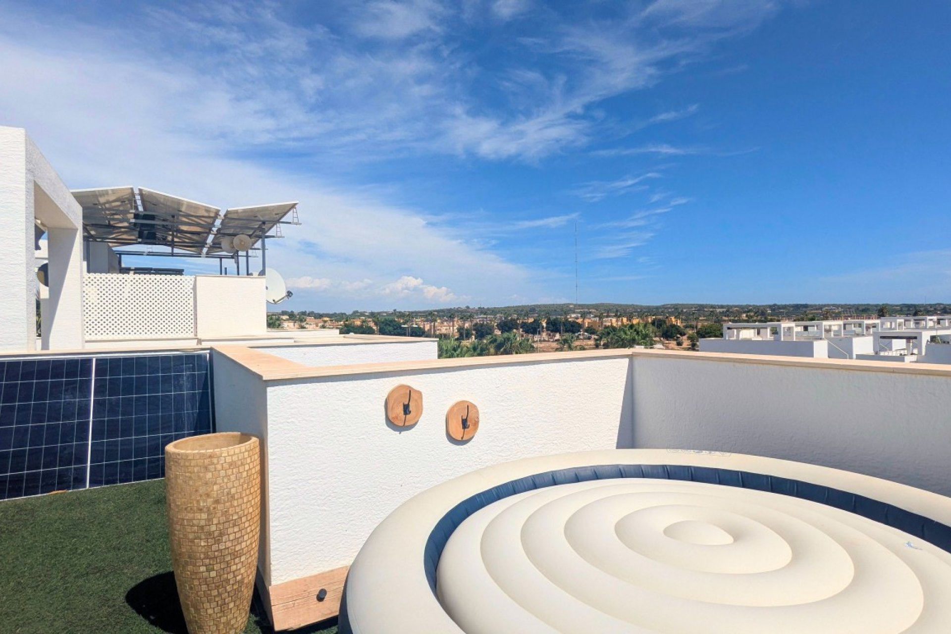 Resale - Apartment / Flat * - El Raso *