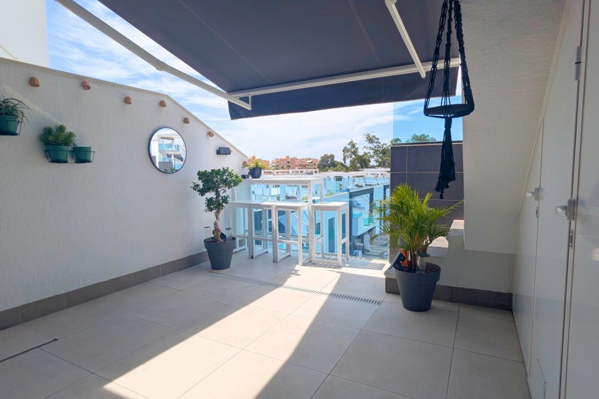 Resale - Apartment / Flat * - El Raso *