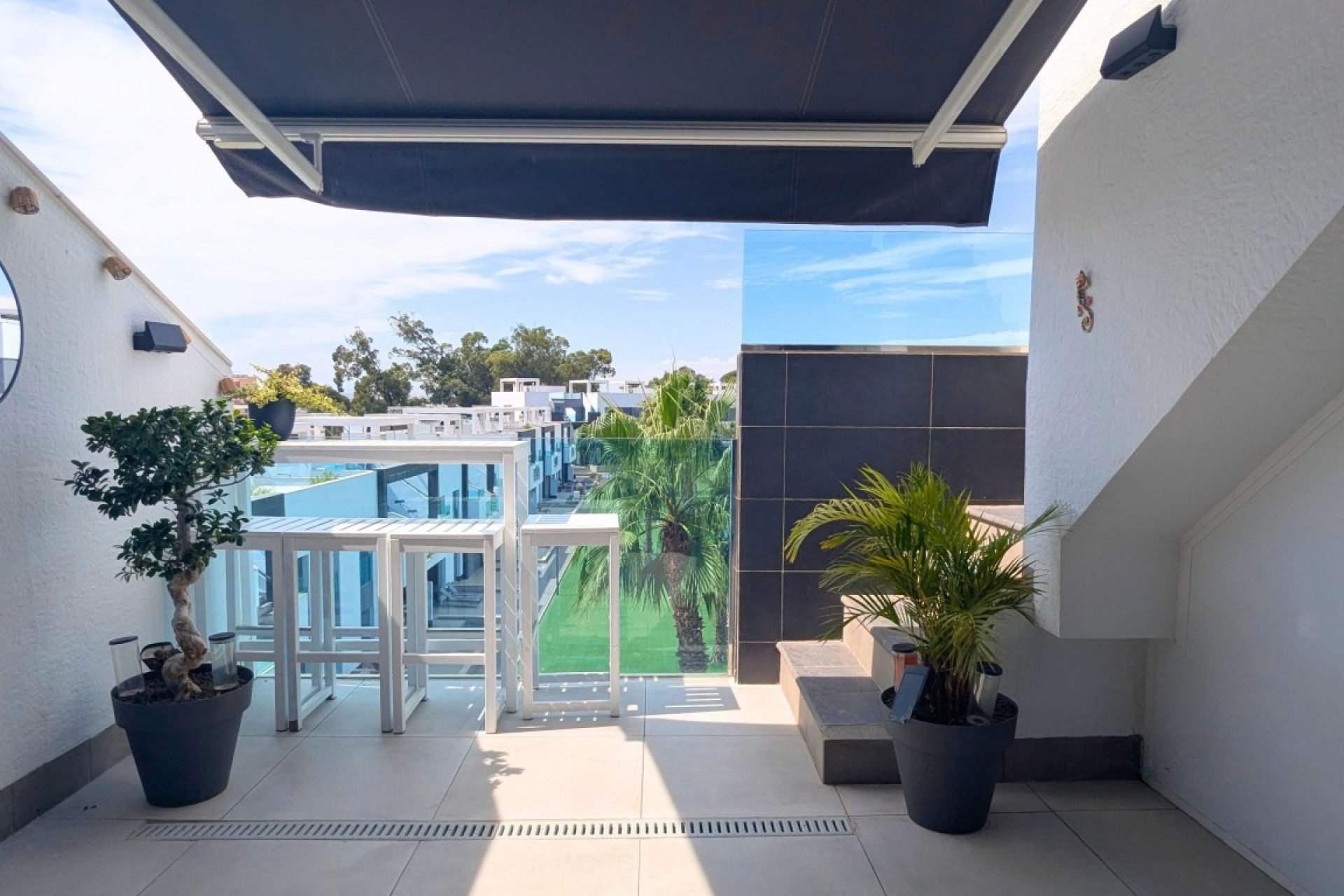 Resale - Apartment / Flat * - El Raso *