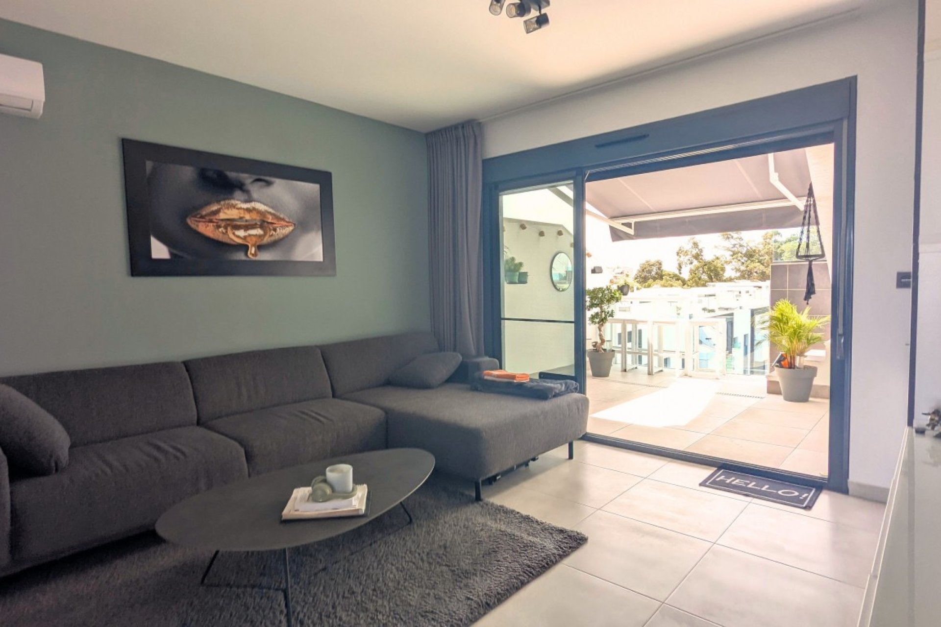 Resale - Apartment / Flat * - El Raso *
