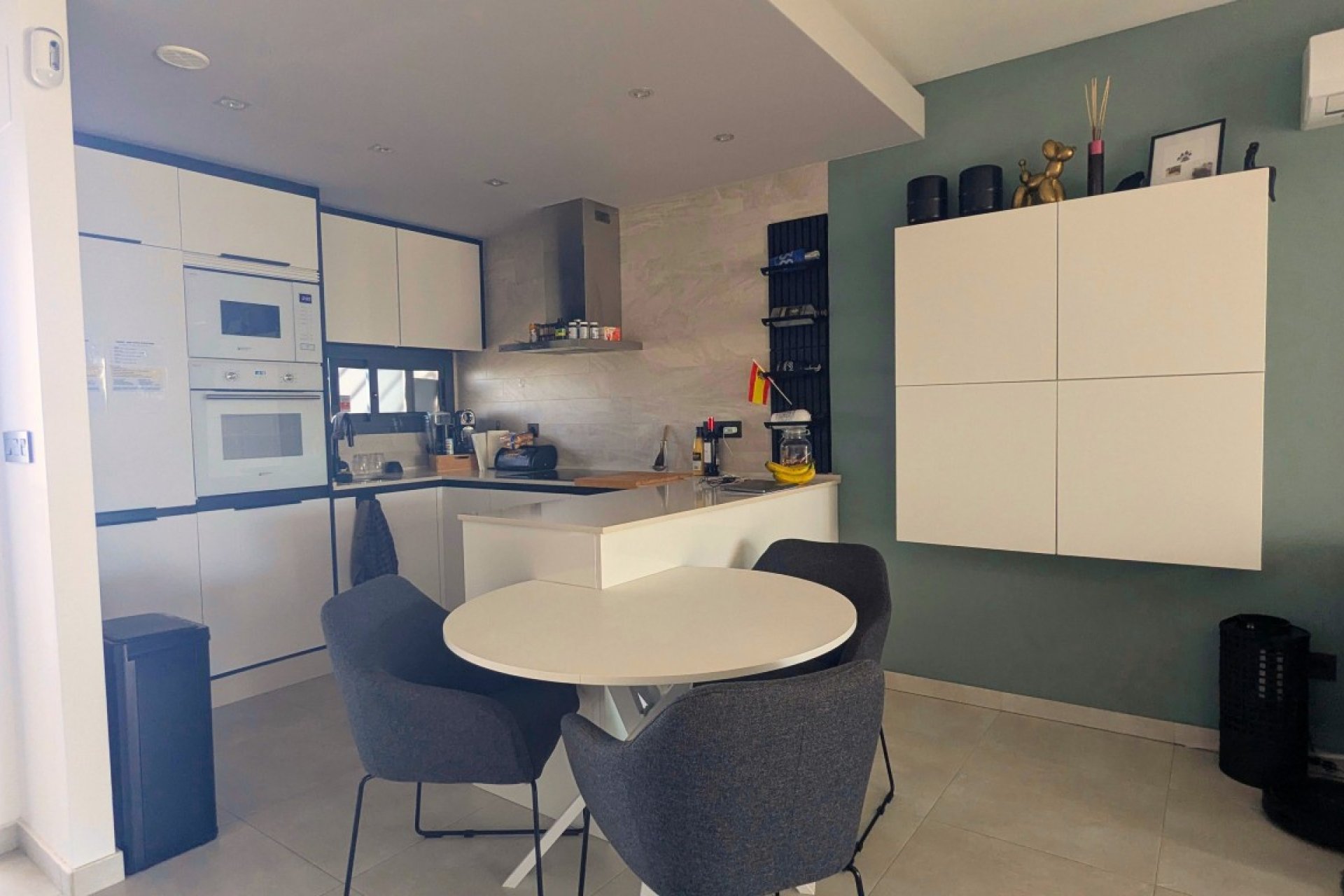 Resale - Apartment / Flat * - El Raso *