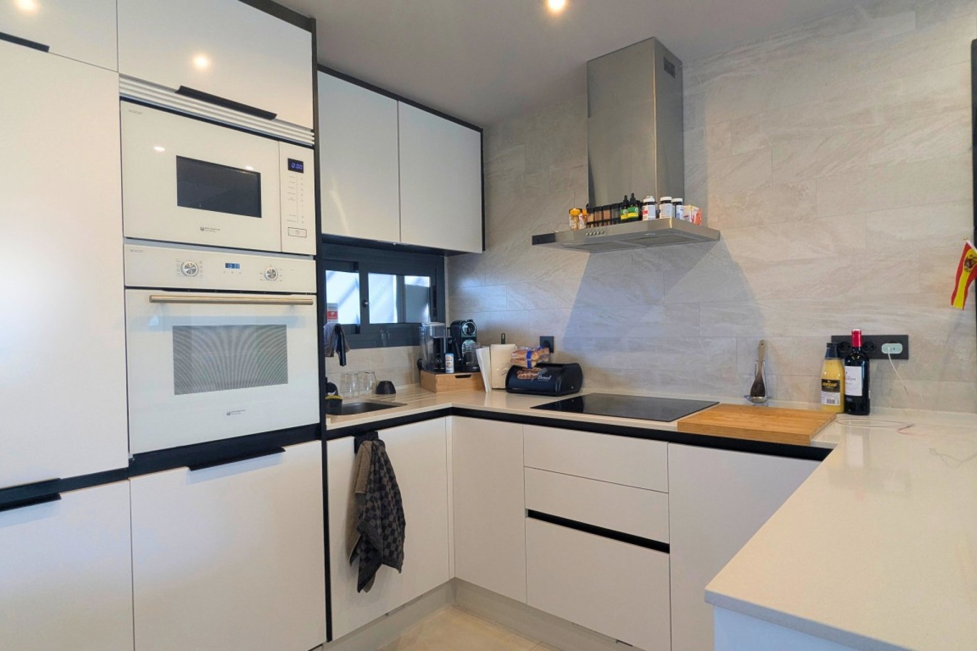 Resale - Apartment / Flat * - El Raso *