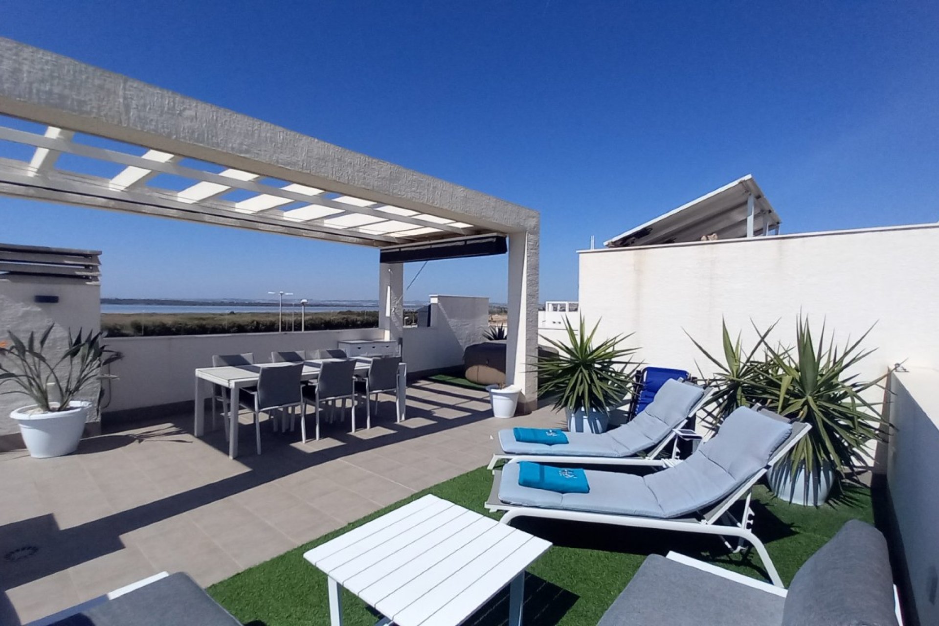 Resale - Apartment / flat - El Raso