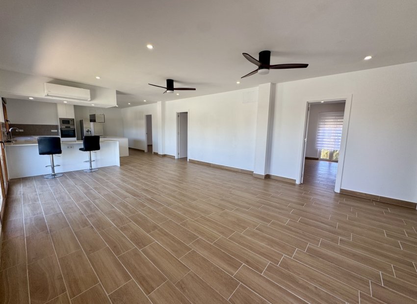 Resale - Apartment / Flat * - Estrella Mar