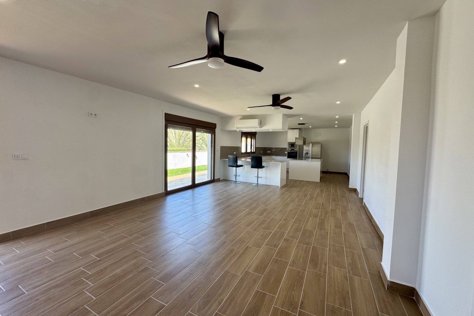 Resale - Apartment / Flat * - Estrella Mar