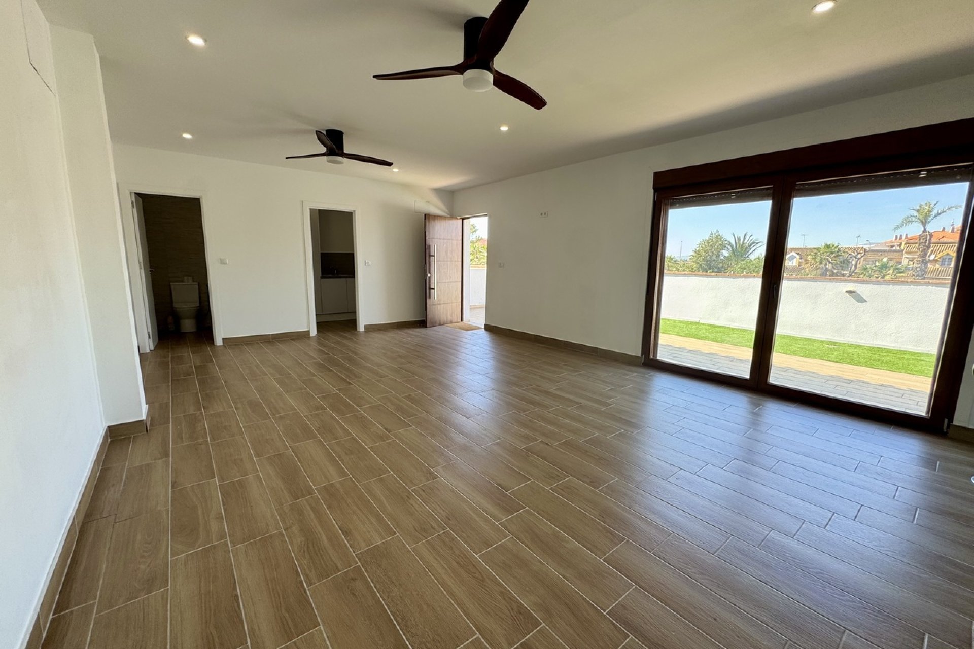 Resale - Apartment / Flat * - Estrella Mar