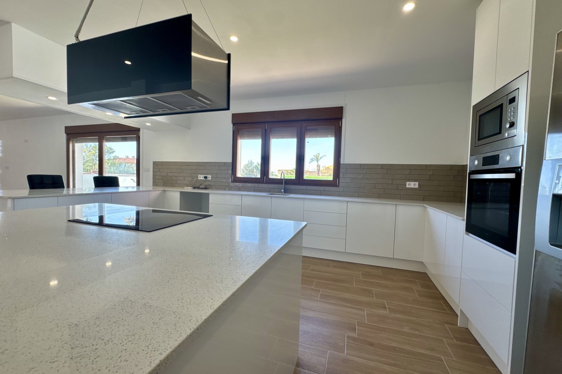 Resale - Apartment / Flat * - Estrella Mar