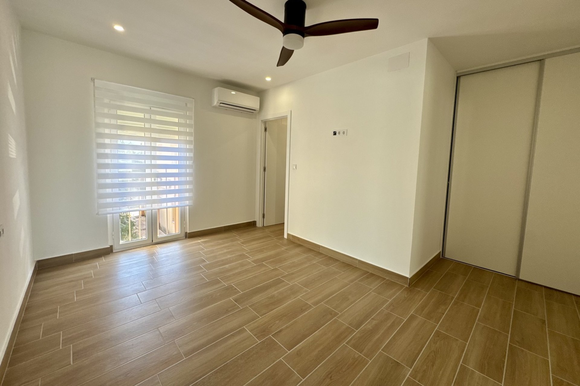 Resale - Apartment / Flat * - Estrella Mar