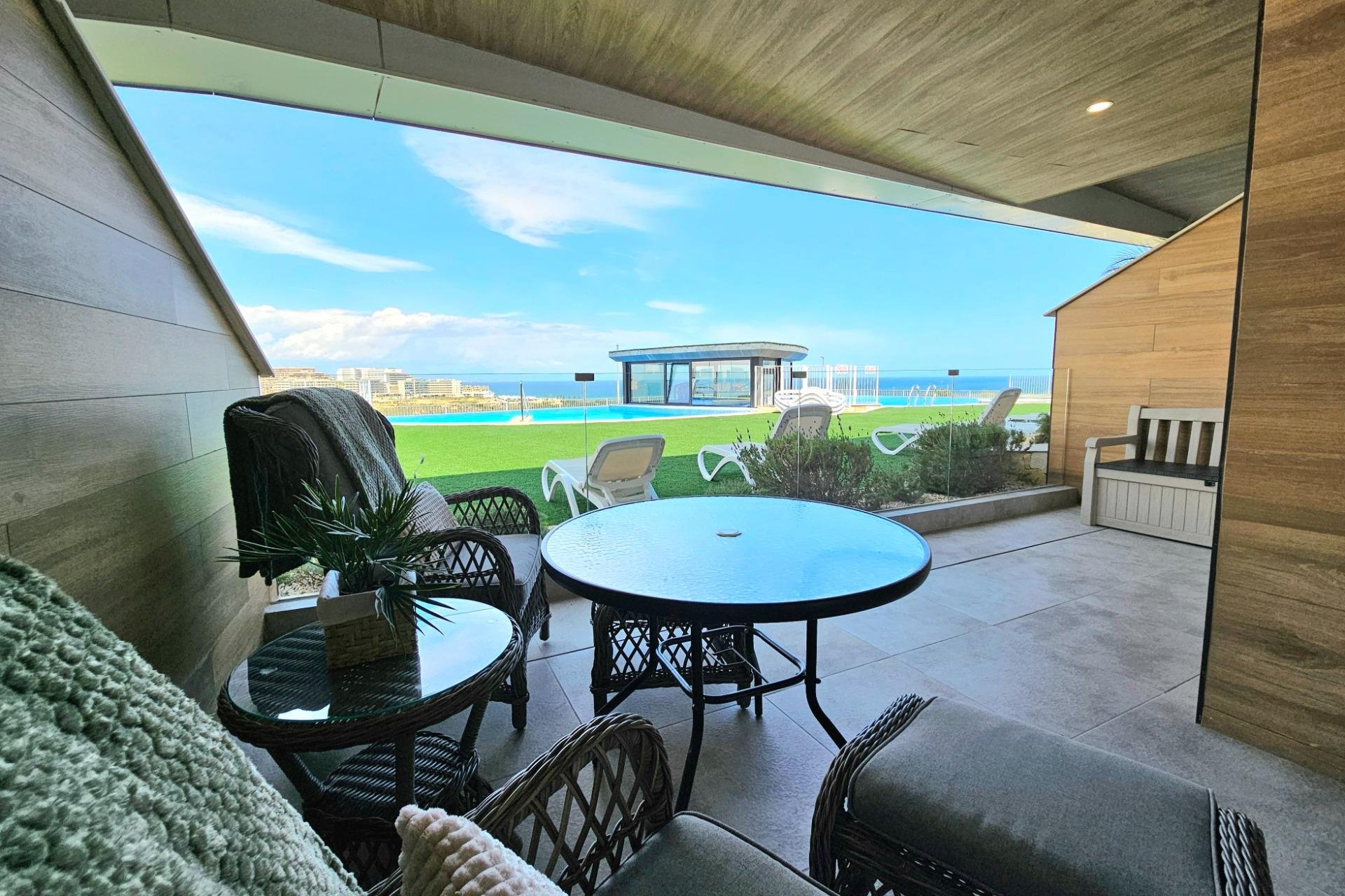 Resale - Apartment / Flat * - Gran Alacant * - Monte y Mar