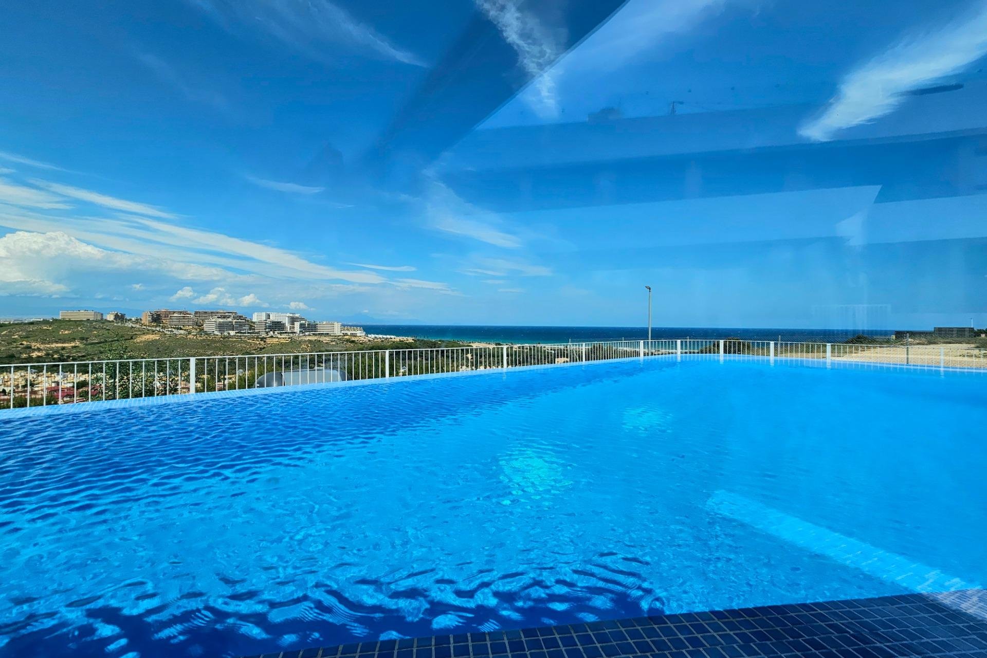 Resale - Apartment / Flat * - Gran Alacant * - Monte y Mar
