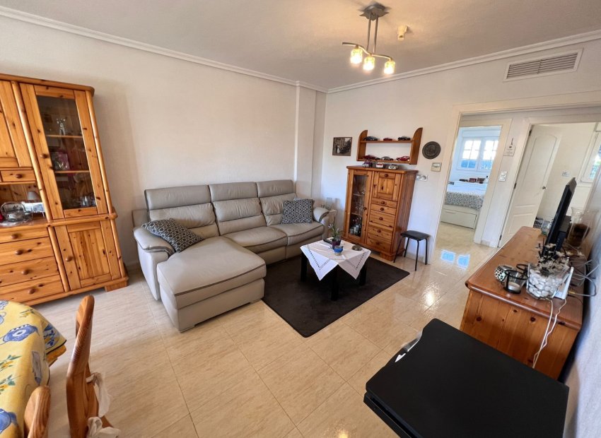 Resale - Apartment / Flat * - Guardamar del Segura * - El Raso *