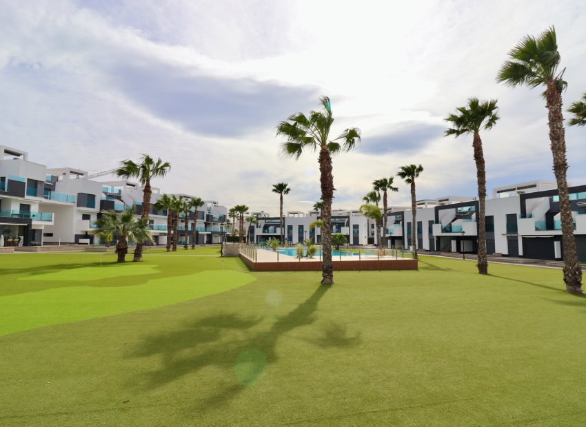 Resale - Apartment / Flat * - Guardamar del Segura * - El Raso *