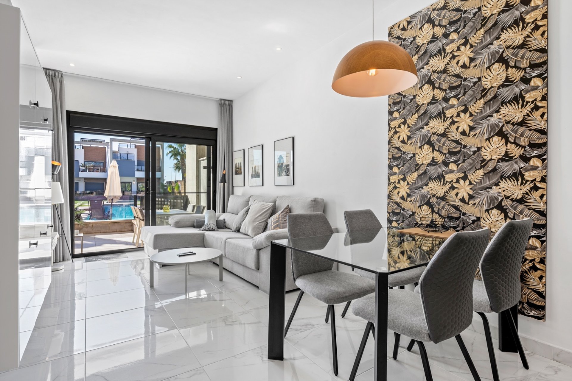 Resale - Apartment / Flat * - Guardamar del Segura * - El Raso*