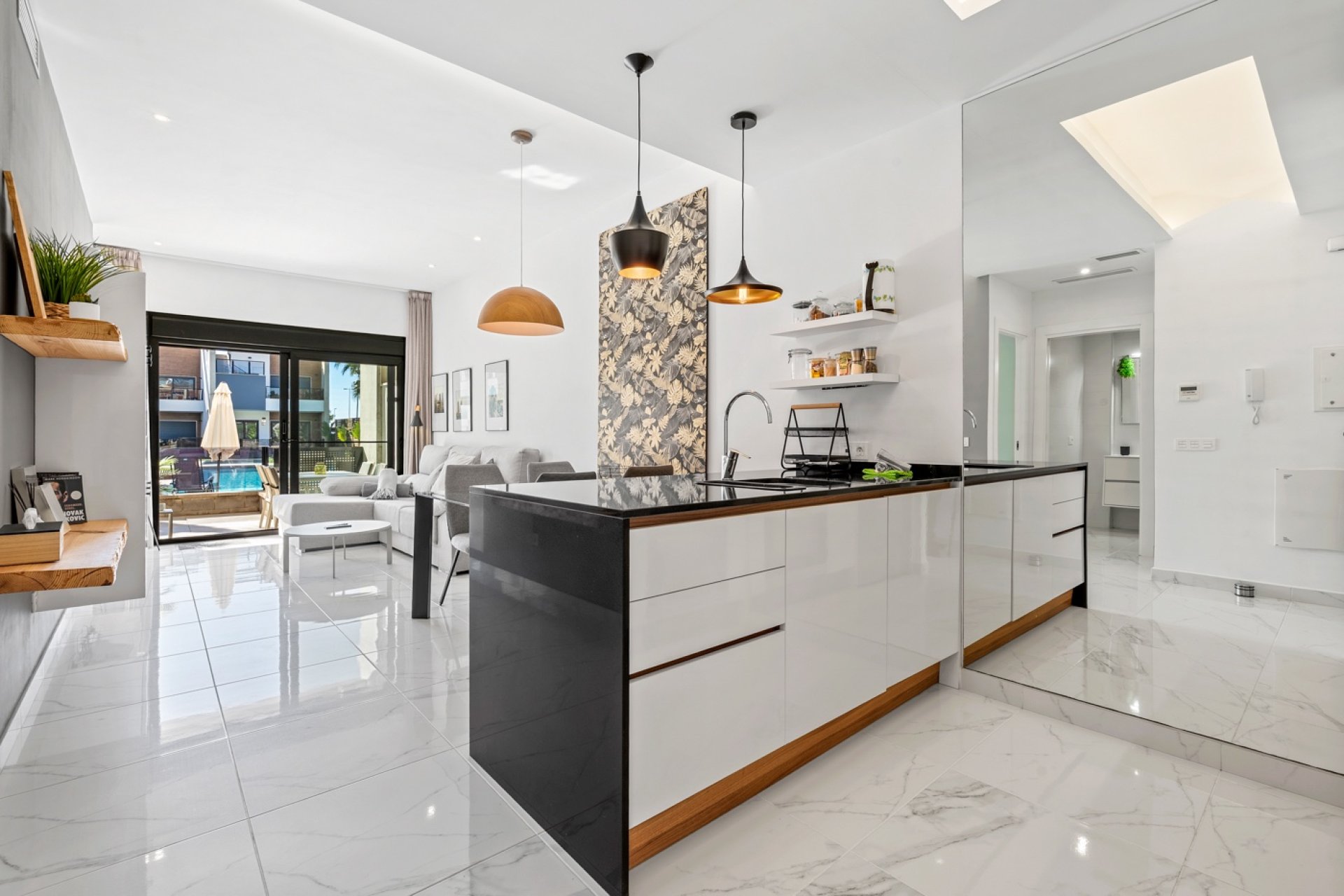 Resale - Apartment / Flat * - Guardamar del Segura * - El Raso*