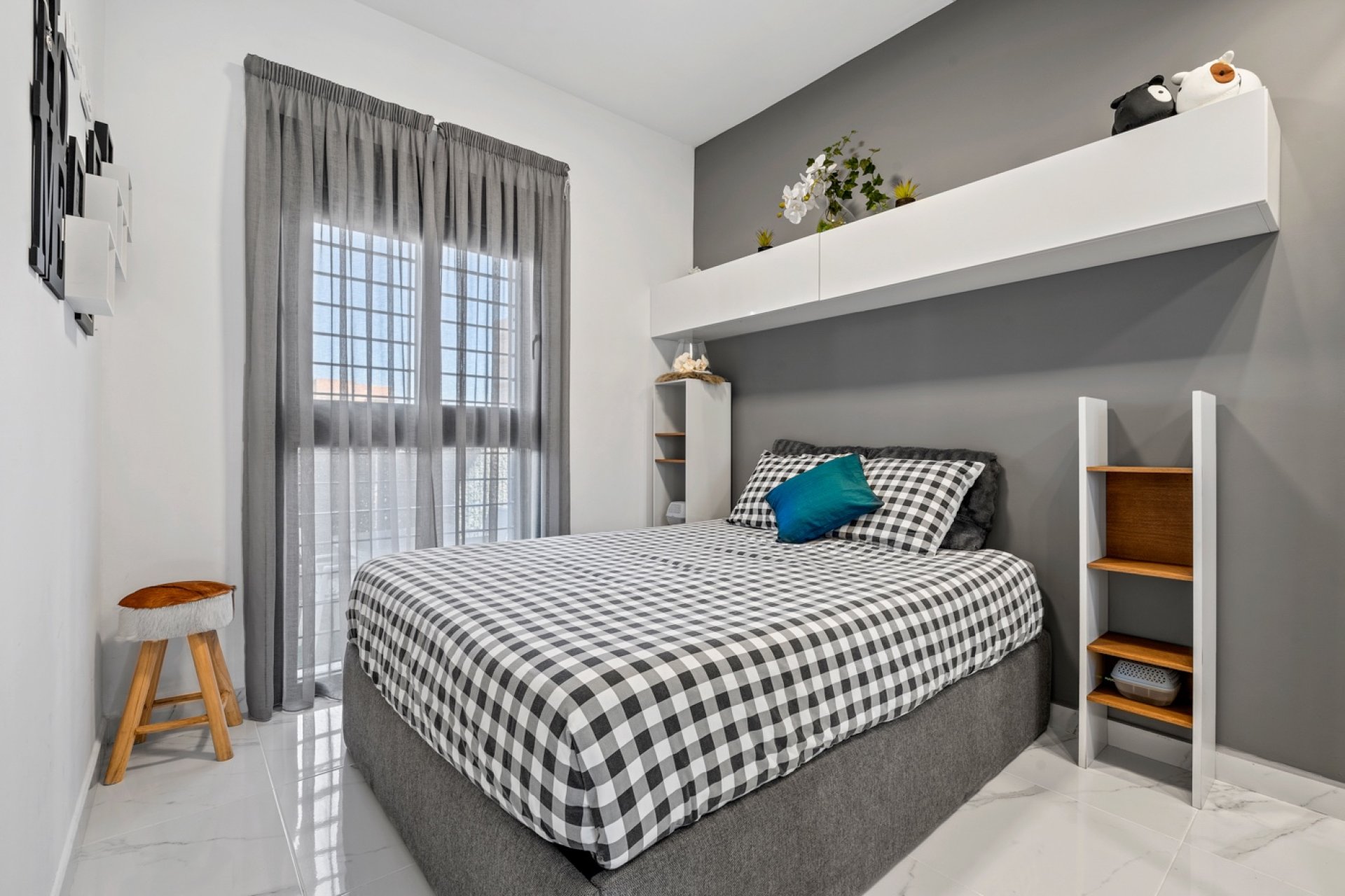 Resale - Apartment / Flat * - Guardamar del Segura * - El Raso*