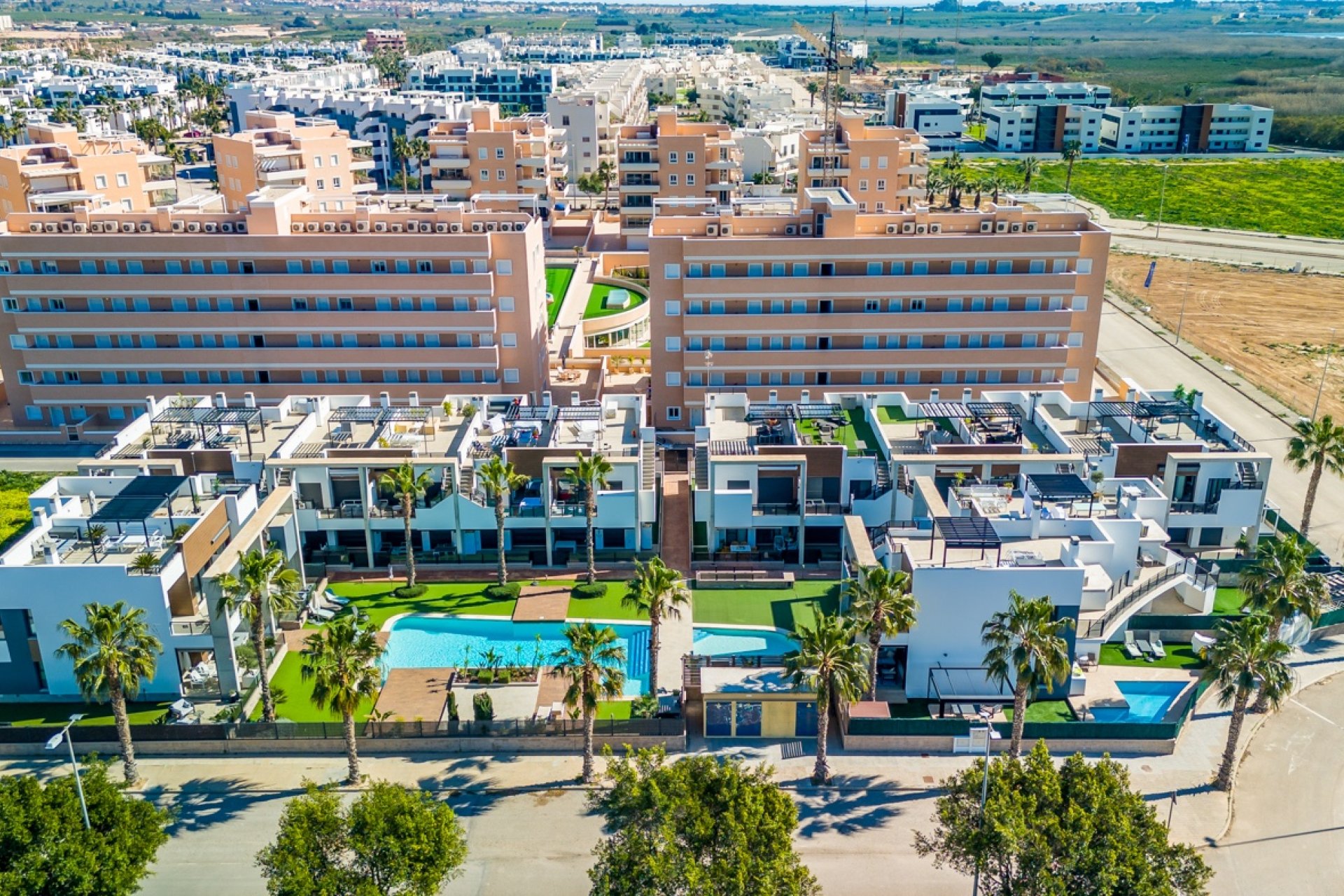 Resale - Apartment / Flat * - Guardamar del Segura * - El Raso*