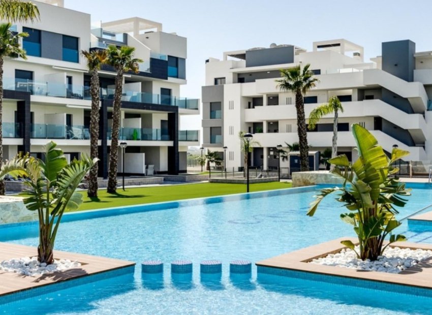 Resale - Apartment / Flat * - Guardamar del Segura * - El Raso *
