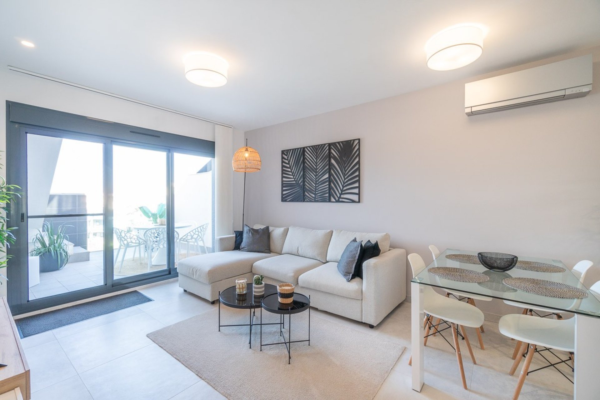 Resale - Apartment / Flat * - Guardamar del Segura * - El Raso *