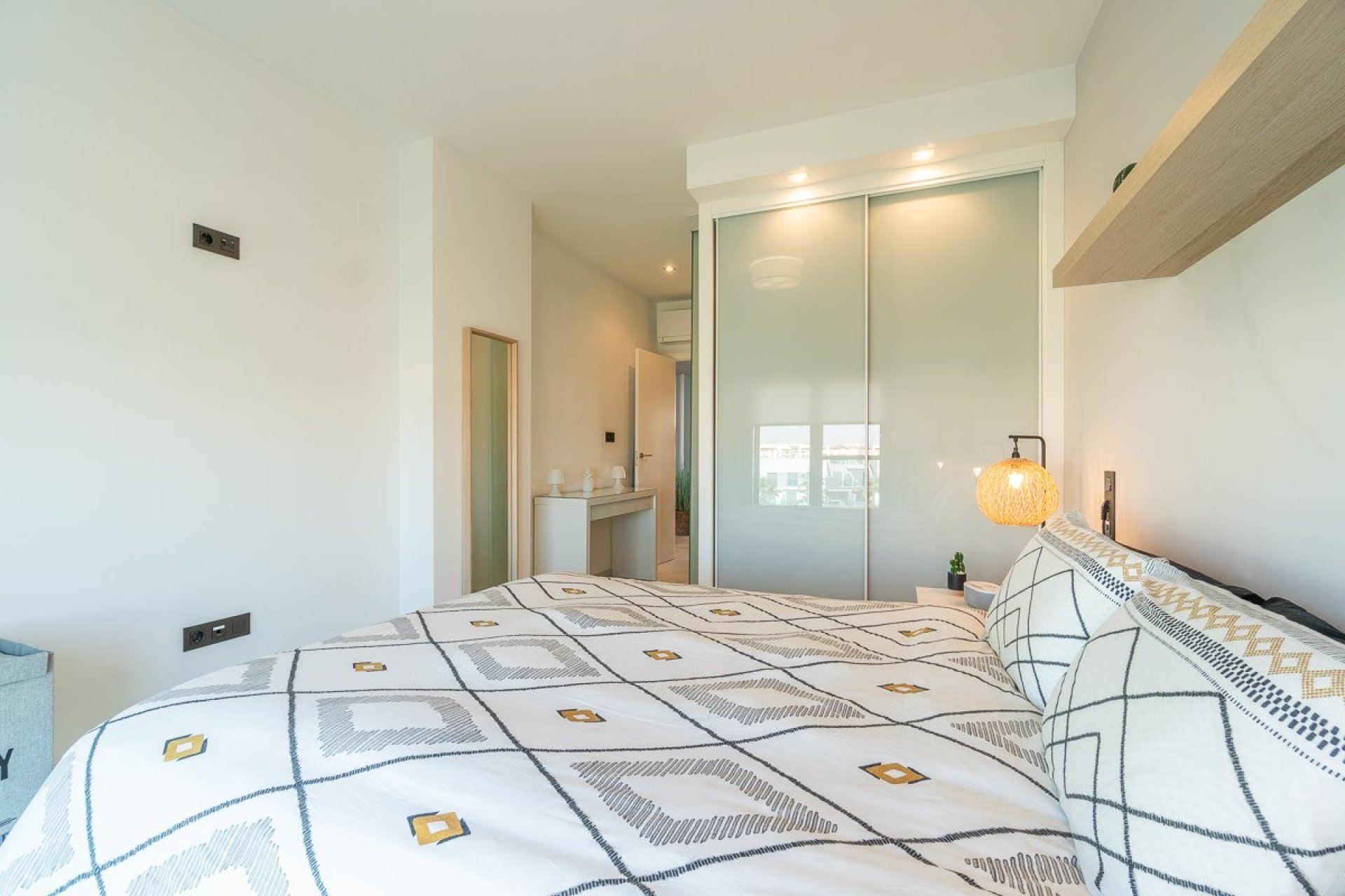 Resale - Apartment / Flat * - Guardamar del Segura * - El Raso *