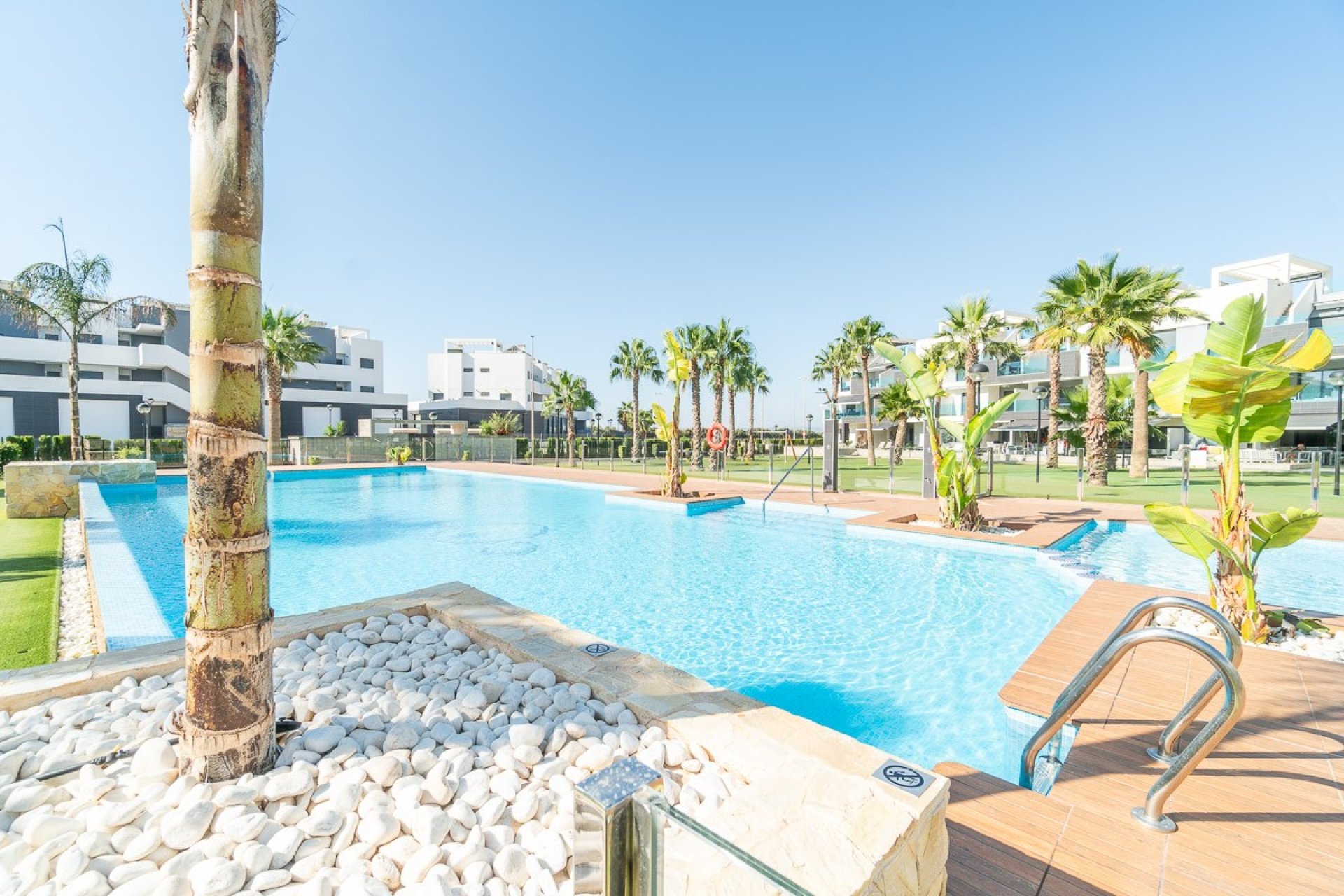 Resale - Apartment / Flat * - Guardamar del Segura * - El Raso *