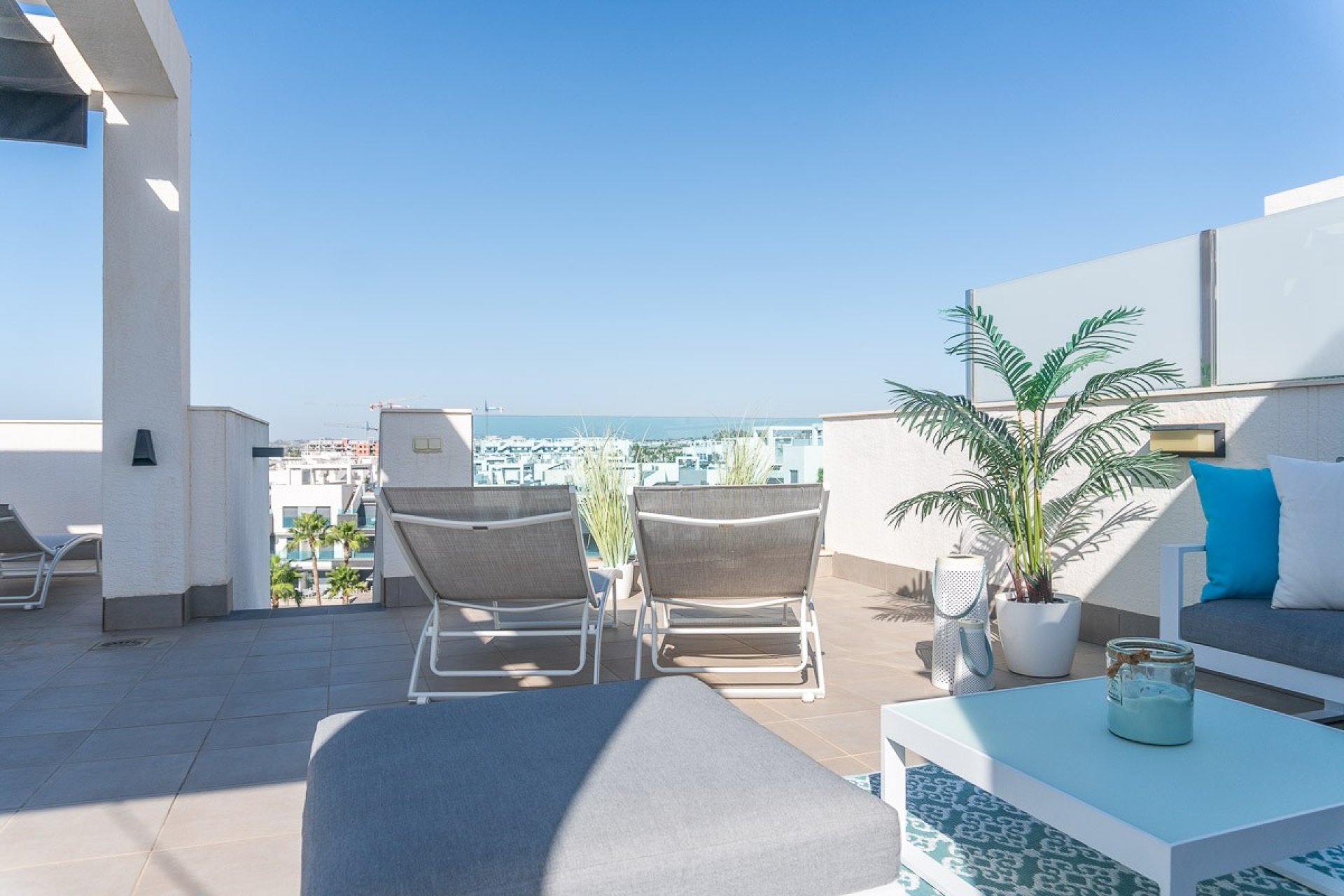 Resale - Apartment / Flat * - Guardamar del Segura * - El Raso *