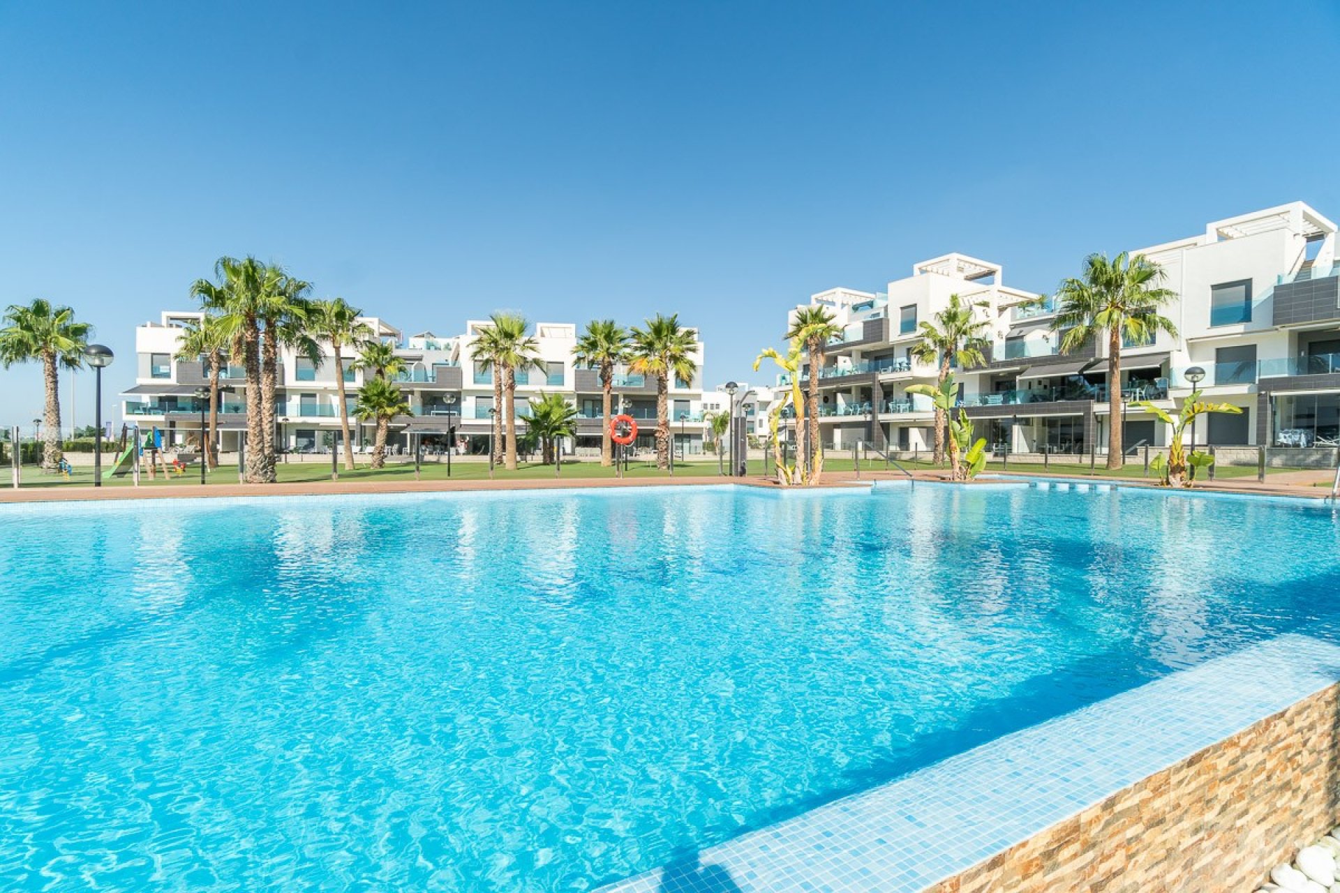 Resale - Apartment / Flat * - Guardamar del Segura * - El Raso *