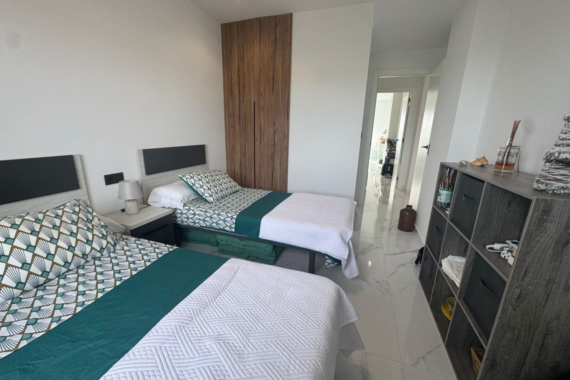 Resale - Apartment / Flat * - Guardamar del Segura * - El Raso *