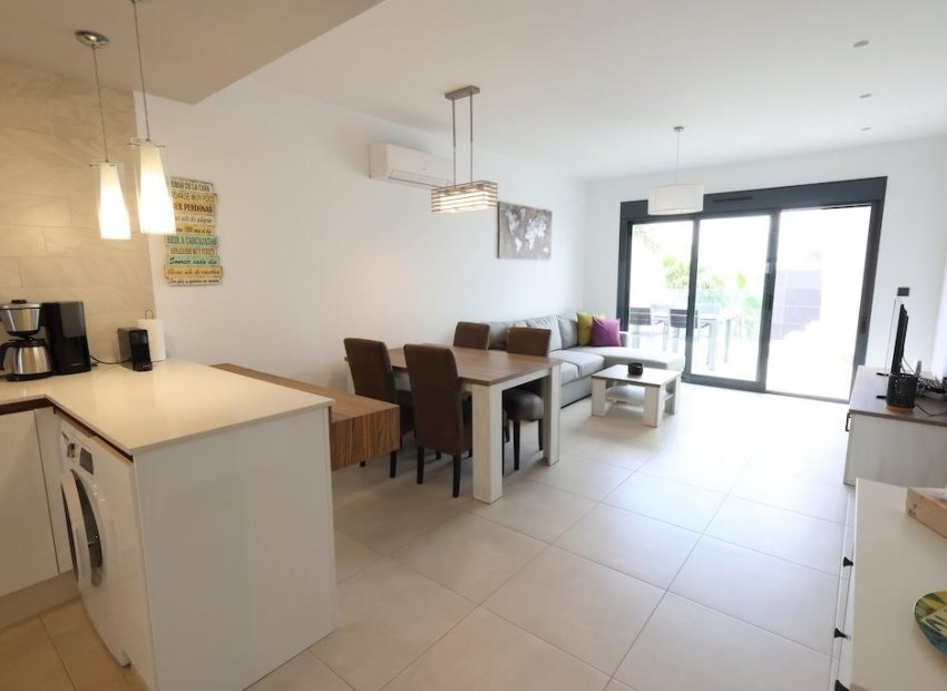 Resale - Apartment / Flat * - Guardamar del Segura * - El Raso *