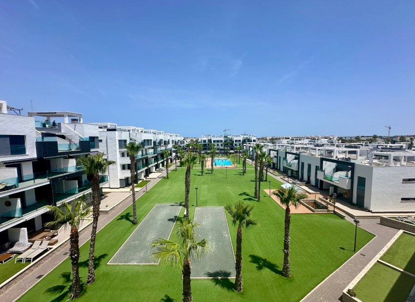 Resale - Apartment / Flat * - Guardamar del Segura * - El Raso *