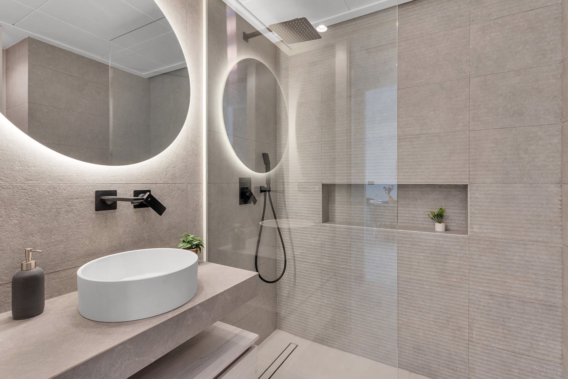 Resale - Apartment / Flat * - Guardamar del Segura * - El Raso *