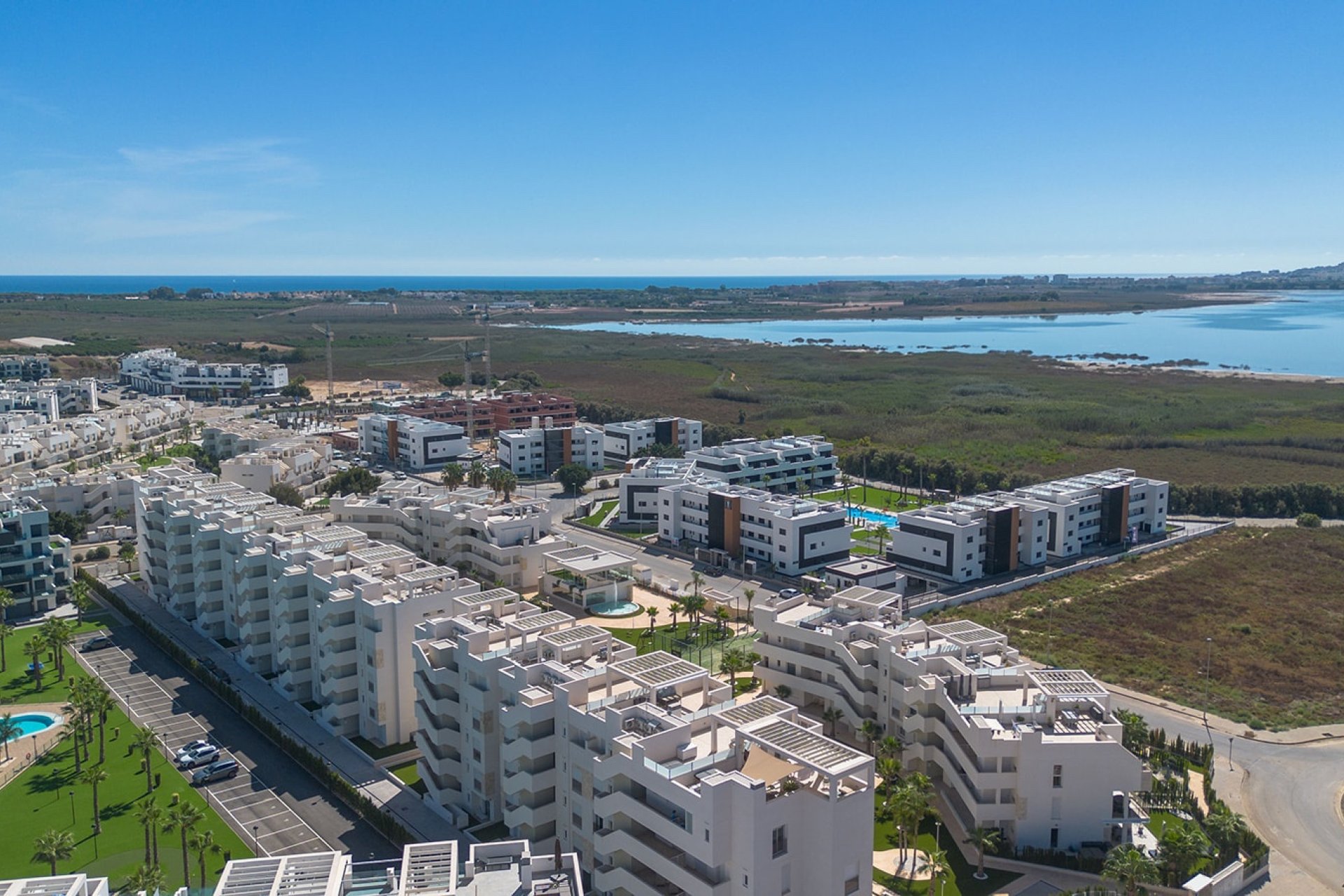Resale - Apartment / Flat * - Guardamar del Segura * - El Raso *